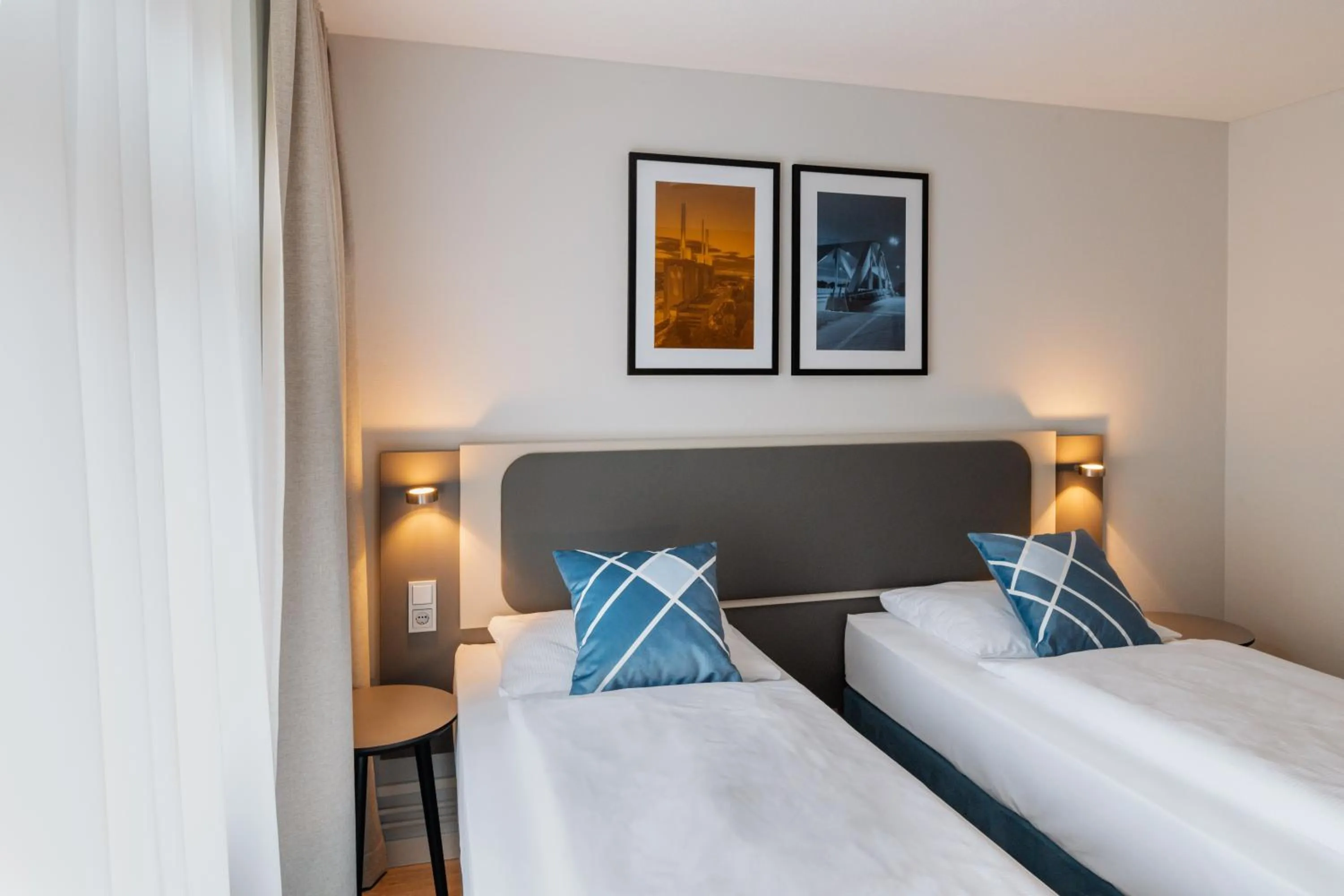 Photo of the whole room, Bed in GHOTEL hotel & living Hannover