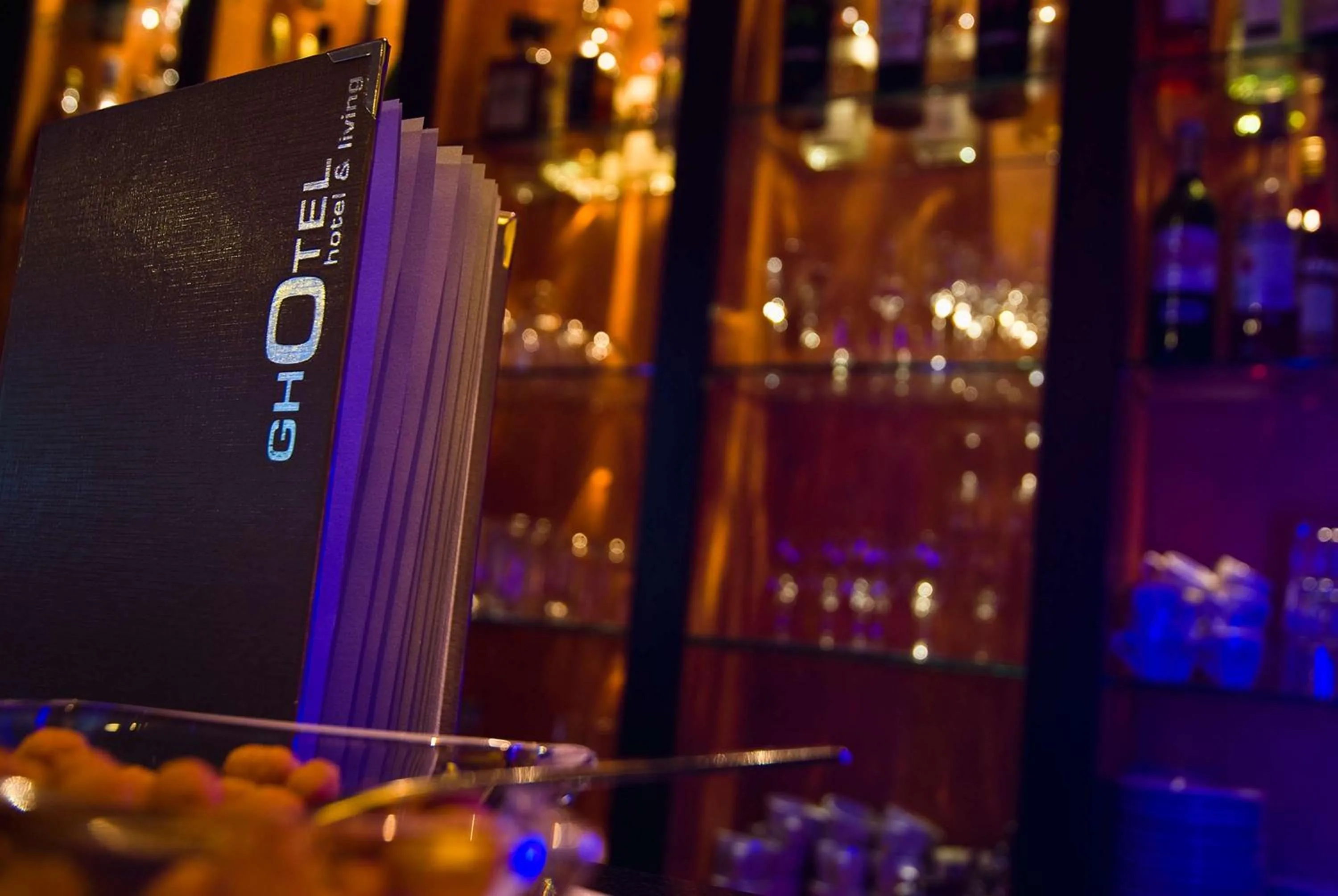 Lounge or bar in GHOTEL hotel & living Hannover