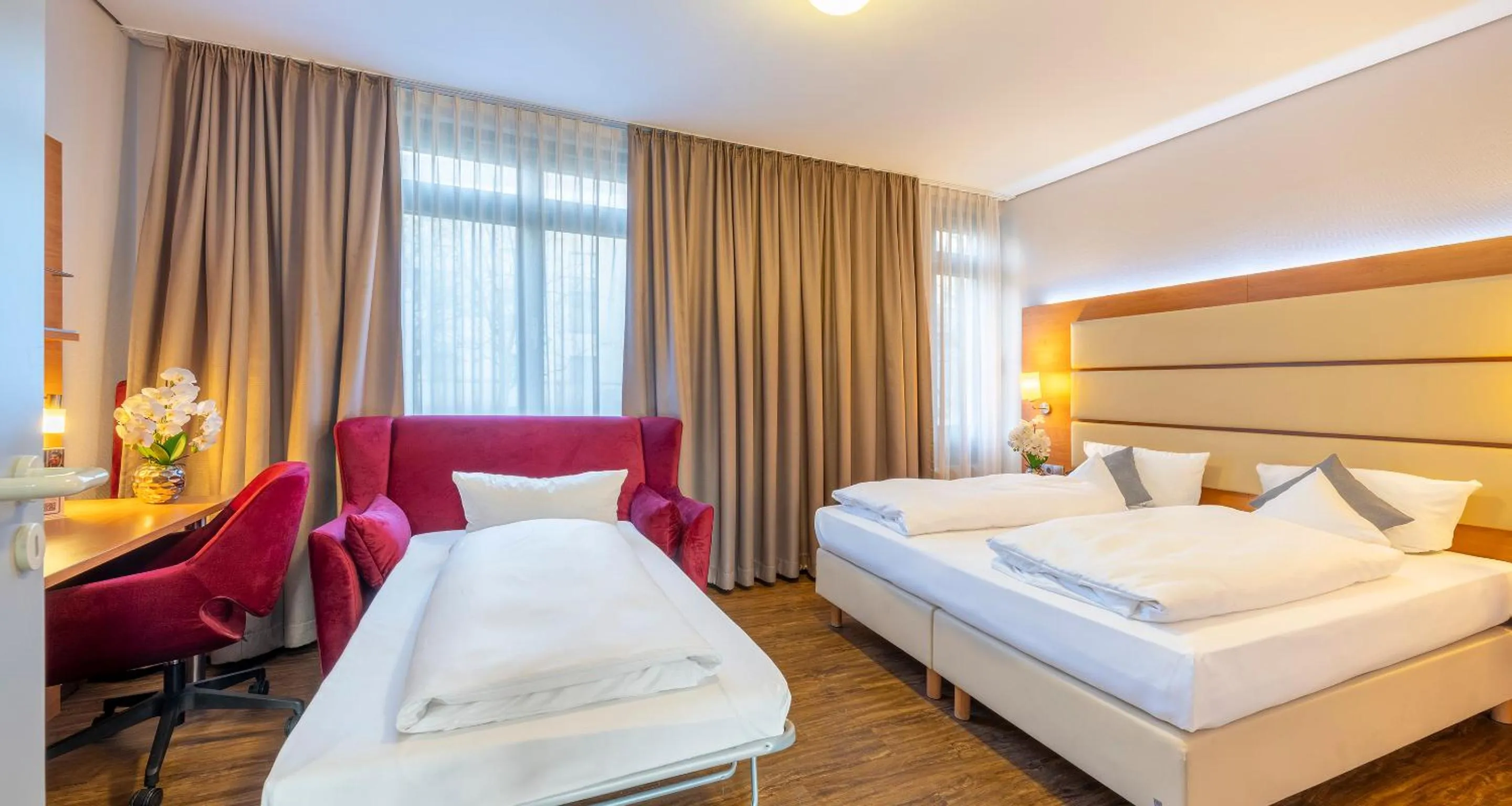 Bed in PLAZA INN Braunschweig City Süd