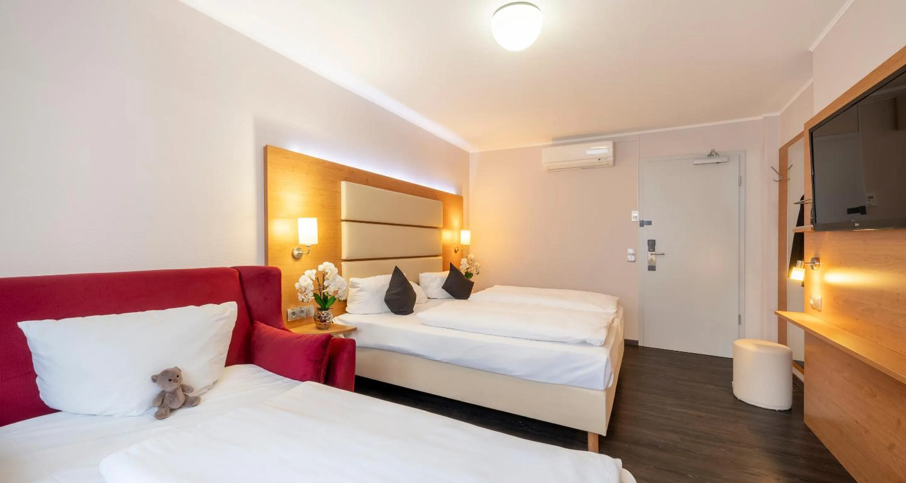 Bed in PLAZA INN Braunschweig City Süd