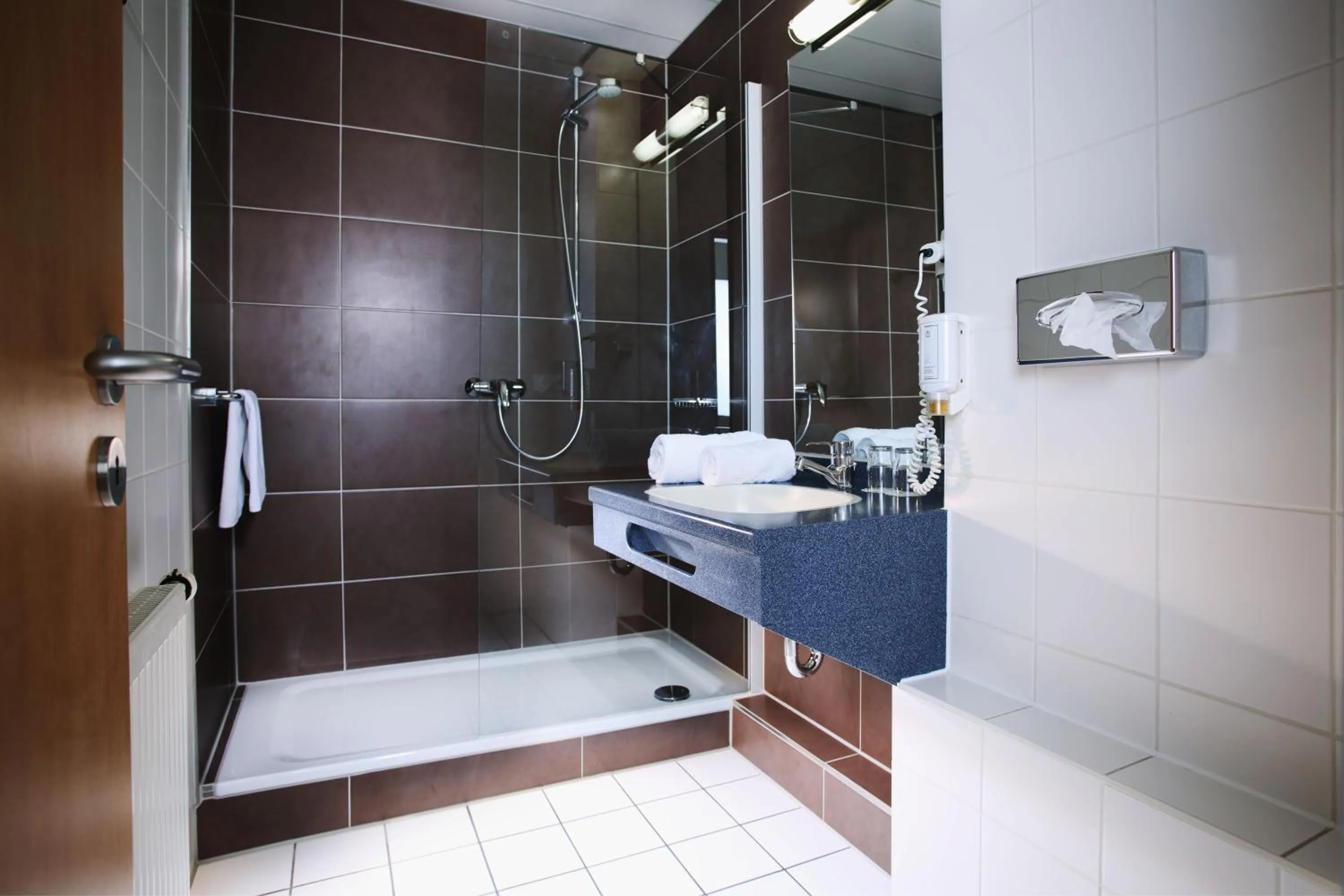 Bathroom, Bed in Brackweder Hof