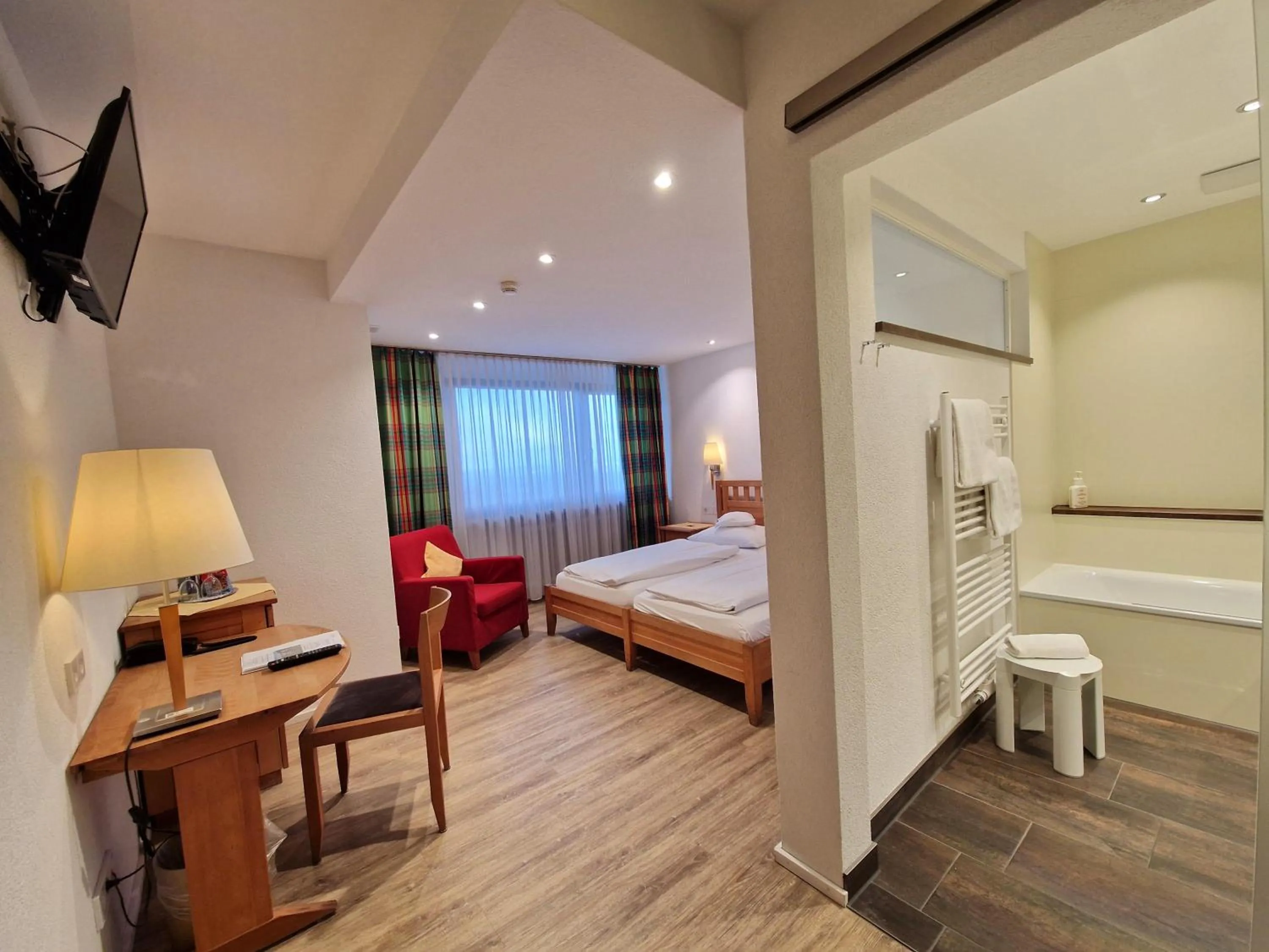 Bed in Badhotel Restaurant Stauferland