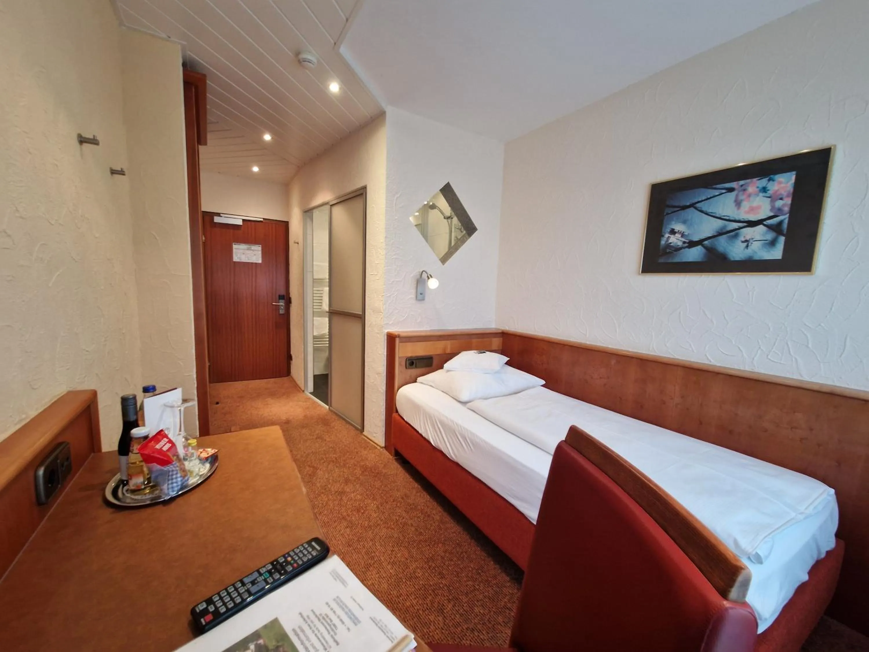 Bed in Badhotel Restaurant Stauferland