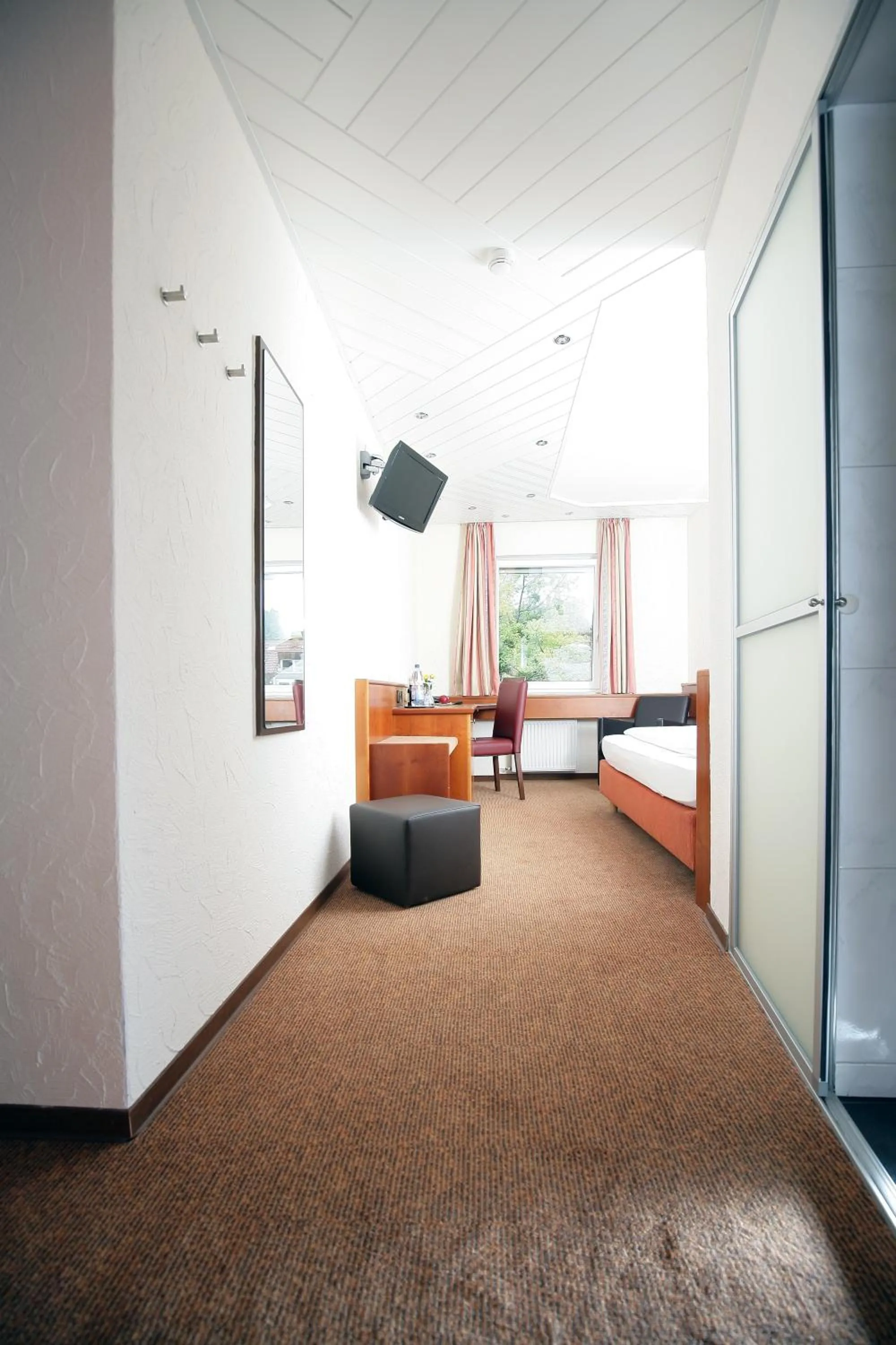 Photo of the whole room, Bed in Badhotel Restaurant Stauferland