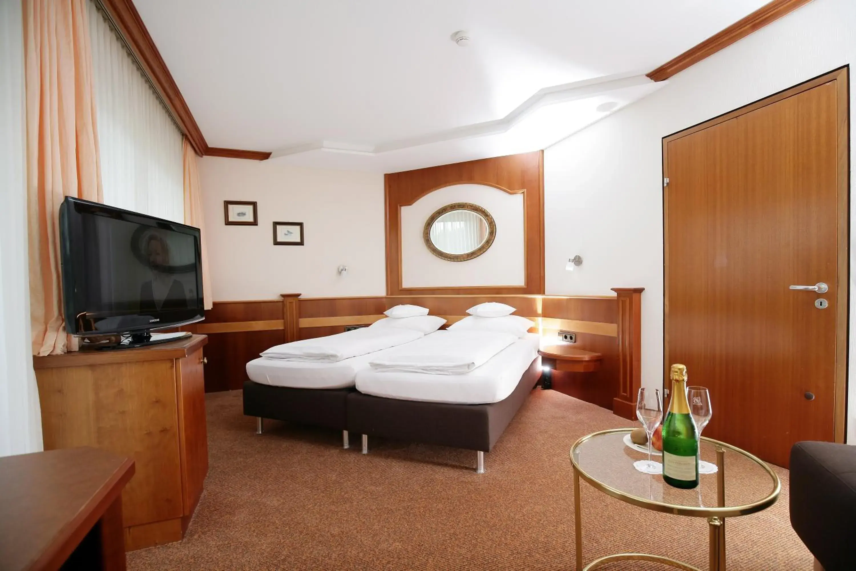 Superior Double Room in Badhotel Restaurant Stauferland Superior Double Room in Badhotel Restaurant Stauferland