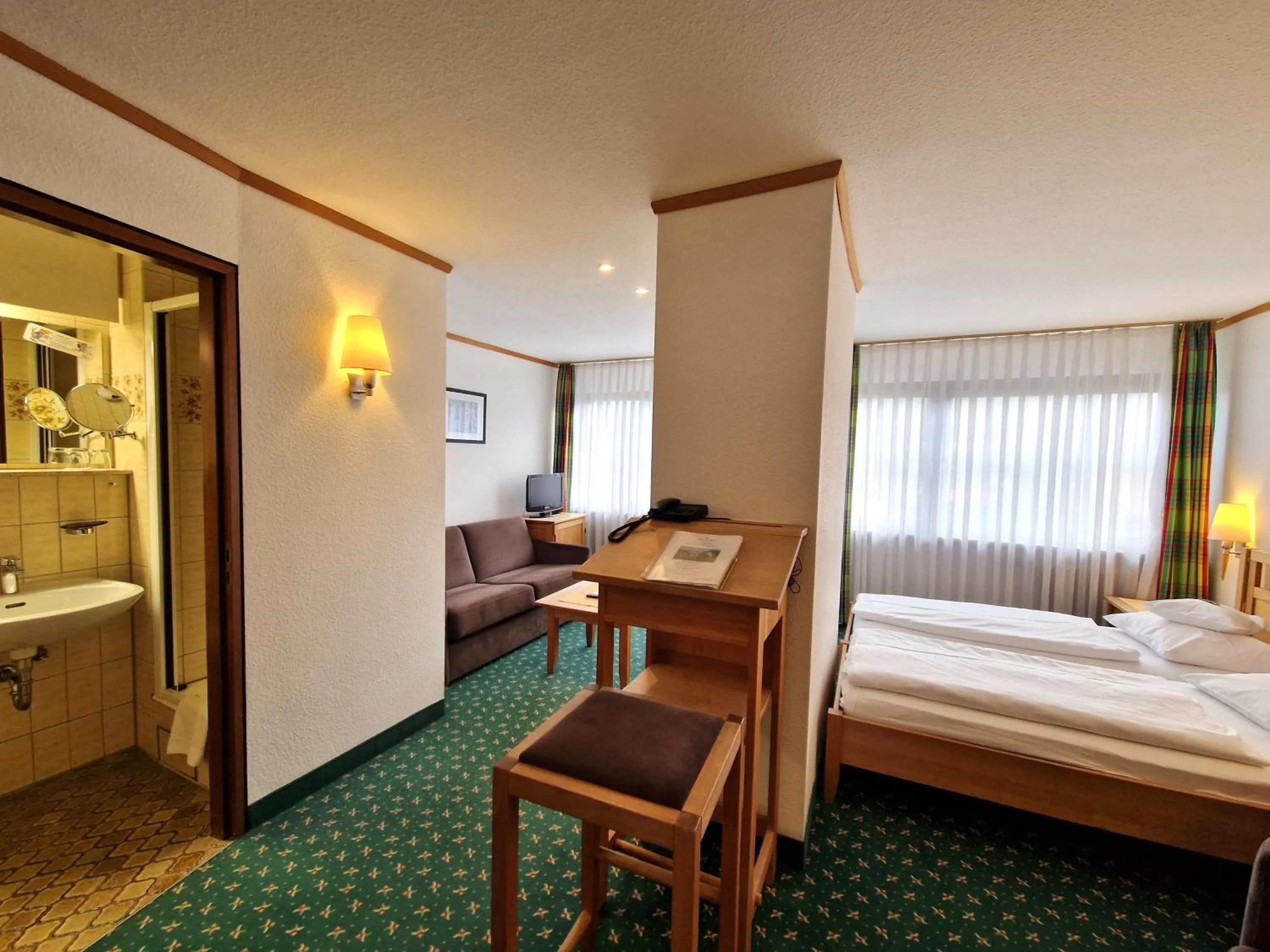 Bed in Badhotel Restaurant Stauferland