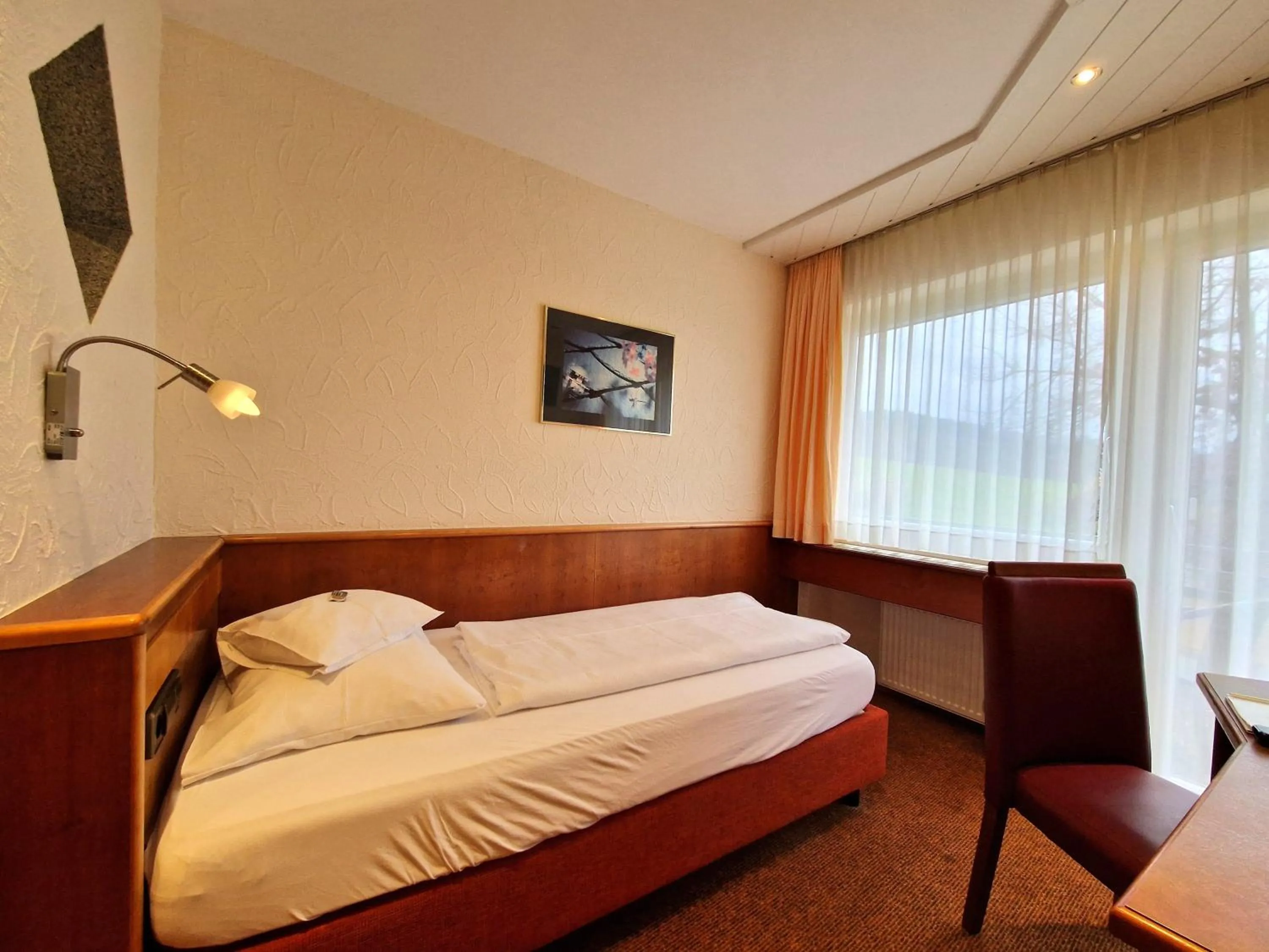 Bed in Badhotel Restaurant Stauferland