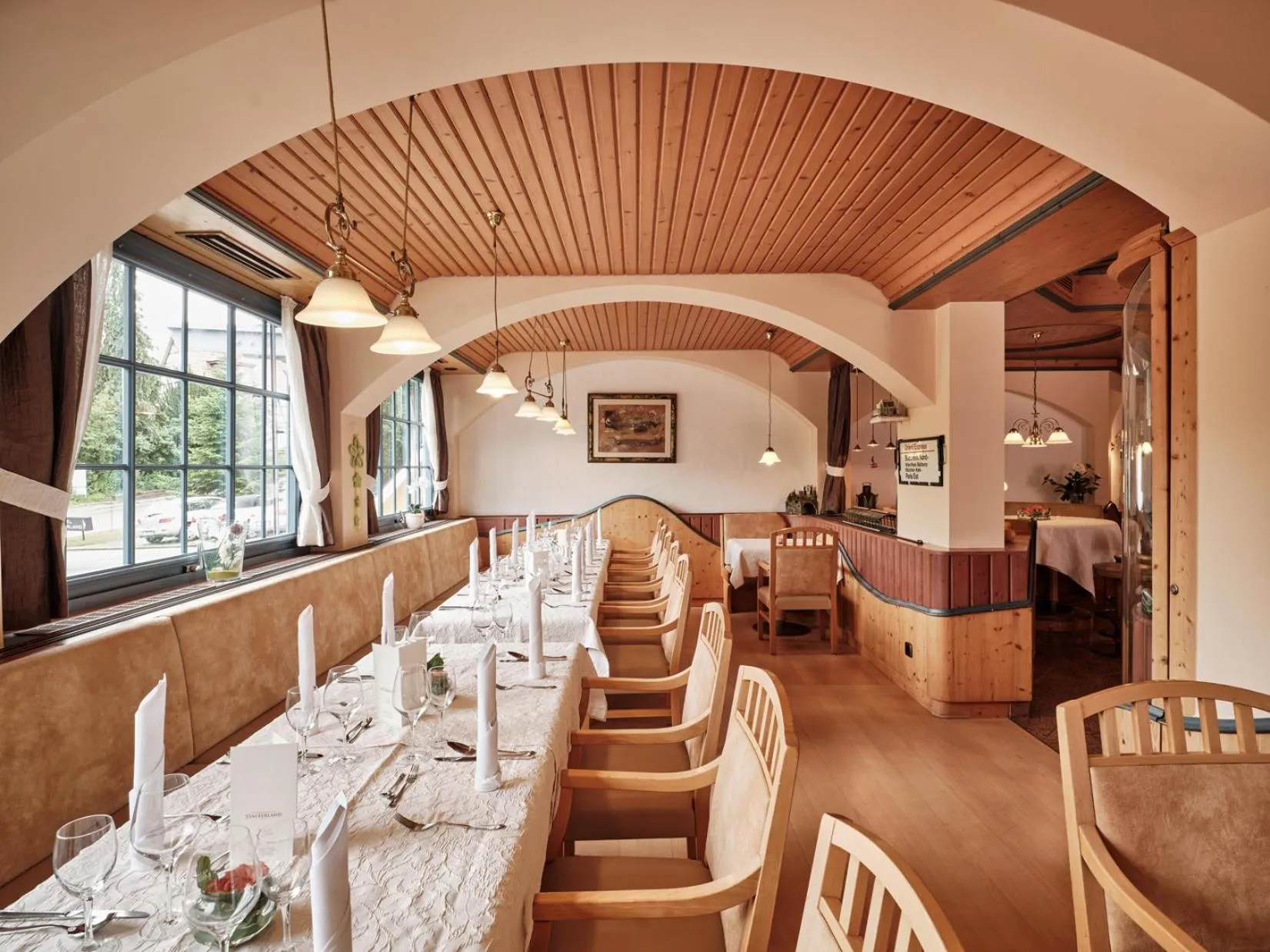 Restaurant/places to eat in Badhotel Restaurant Stauferland