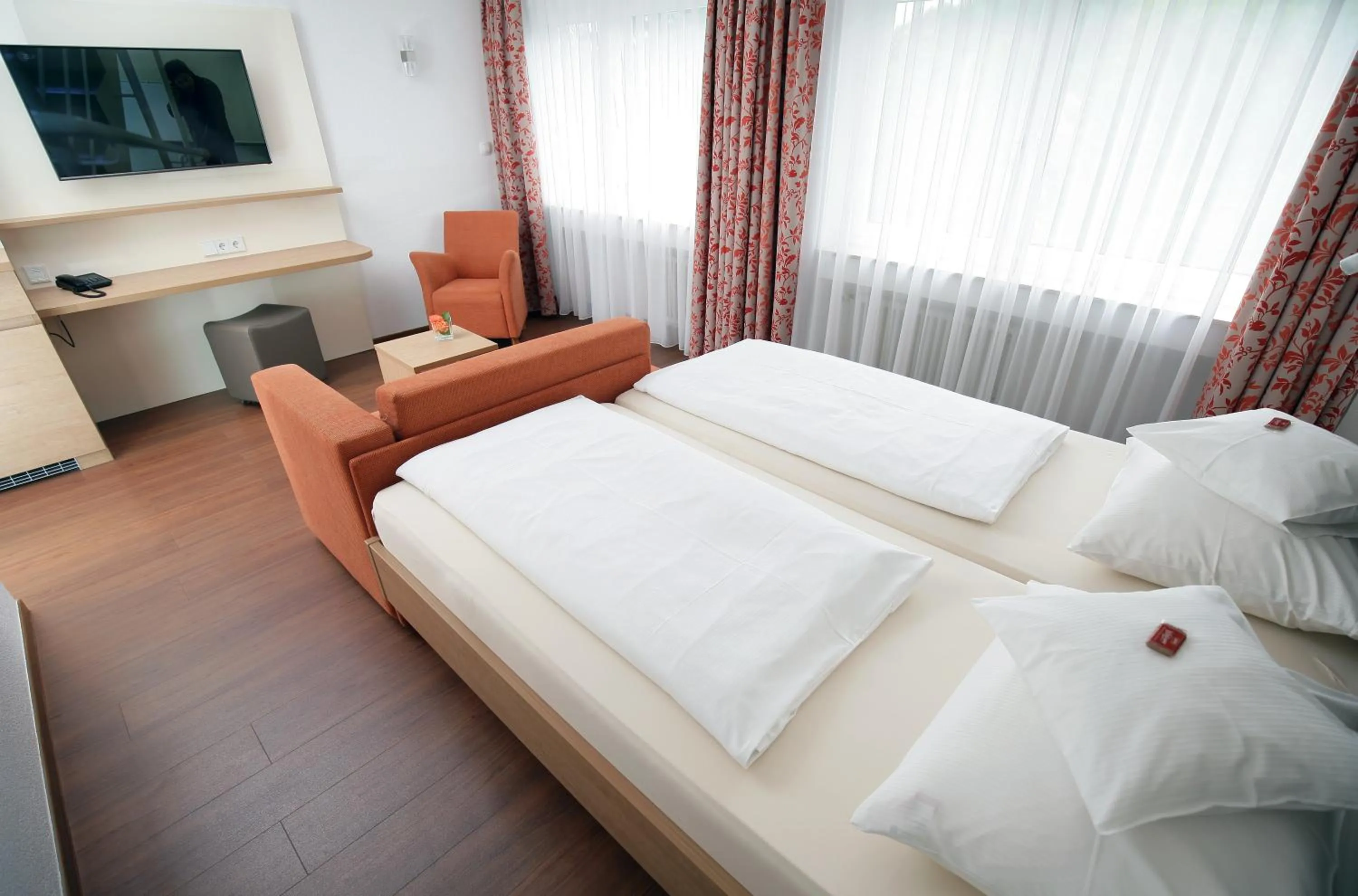 Photo of the whole room, Bed in Badhotel Restaurant Stauferland