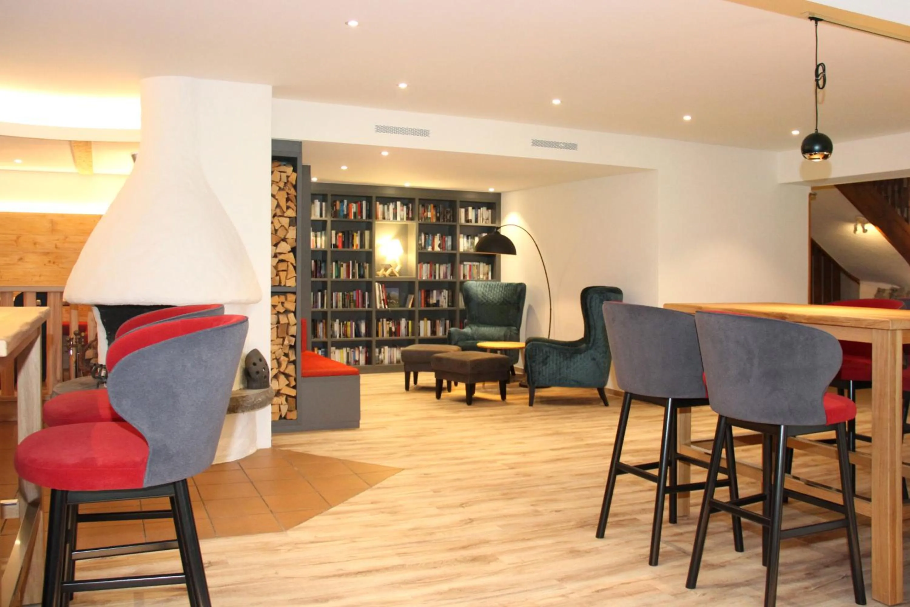 Lounge or bar in Sonnenbichl Hotel am Rotfischbach