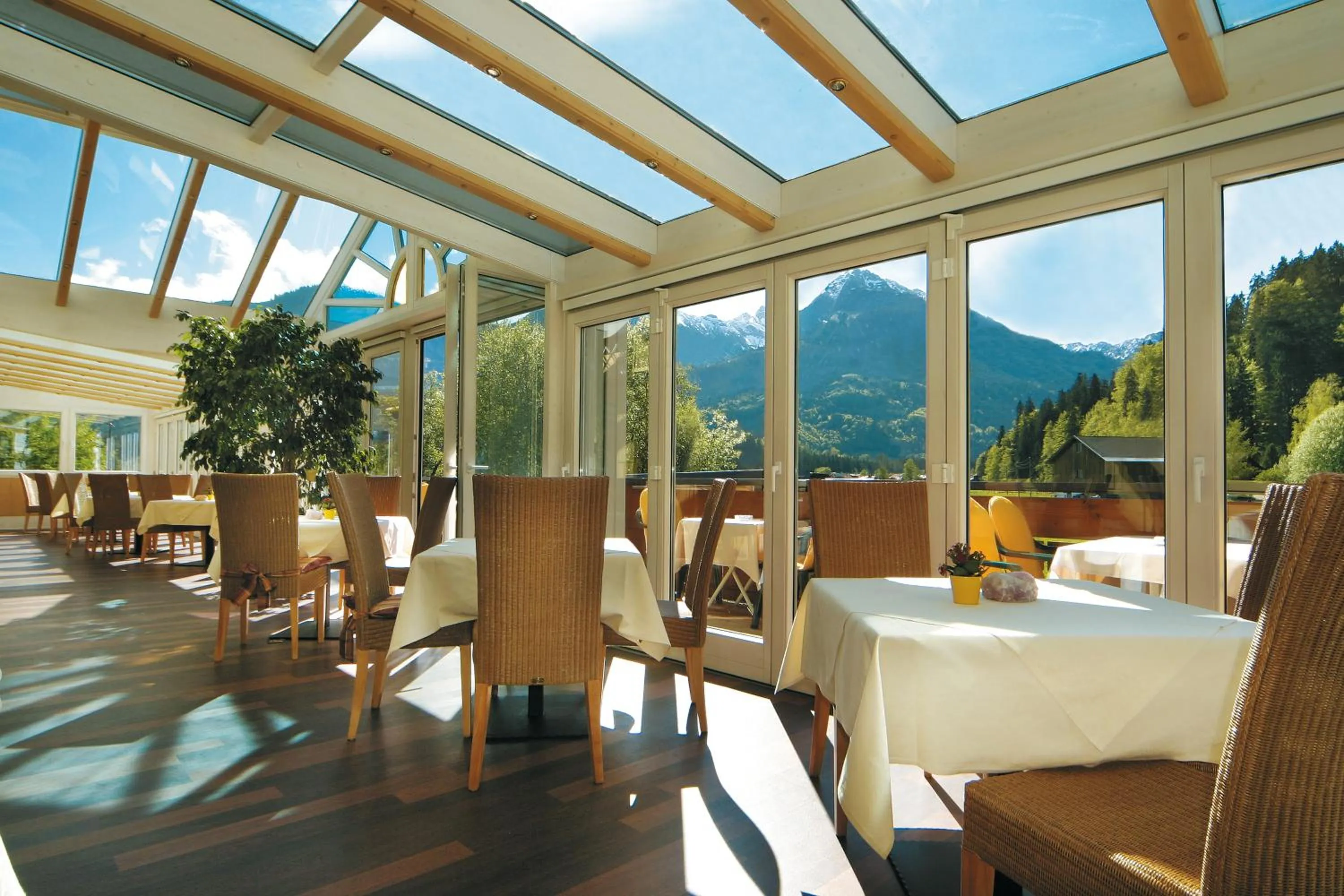 Restaurant/places to eat in Sonnenbichl Hotel am Rotfischbach