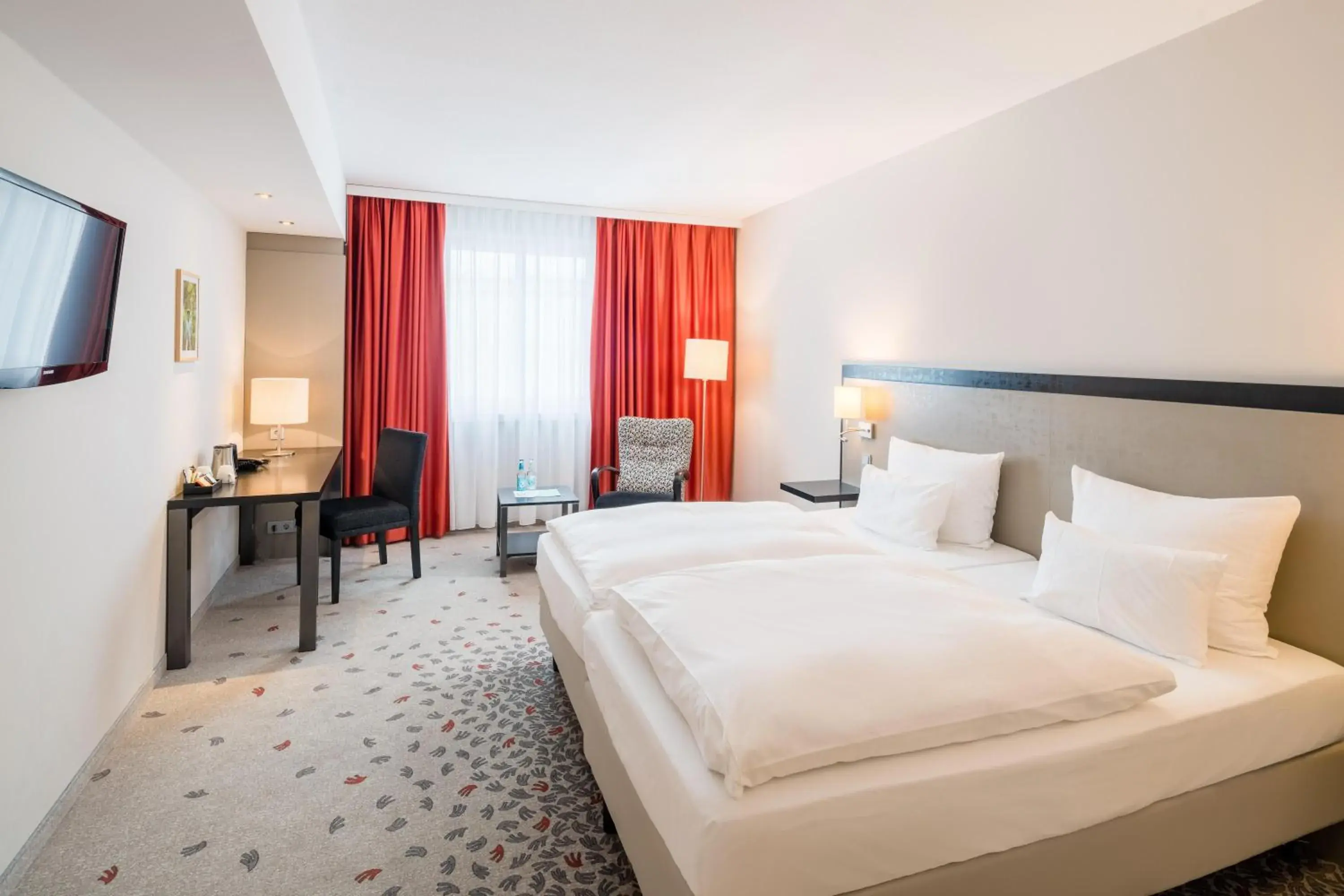 Comfort Double Room in Steigenberger Hotel Bielefelder Hof Comfort Double Room in Steigenberger Hotel Bielefelder Hof