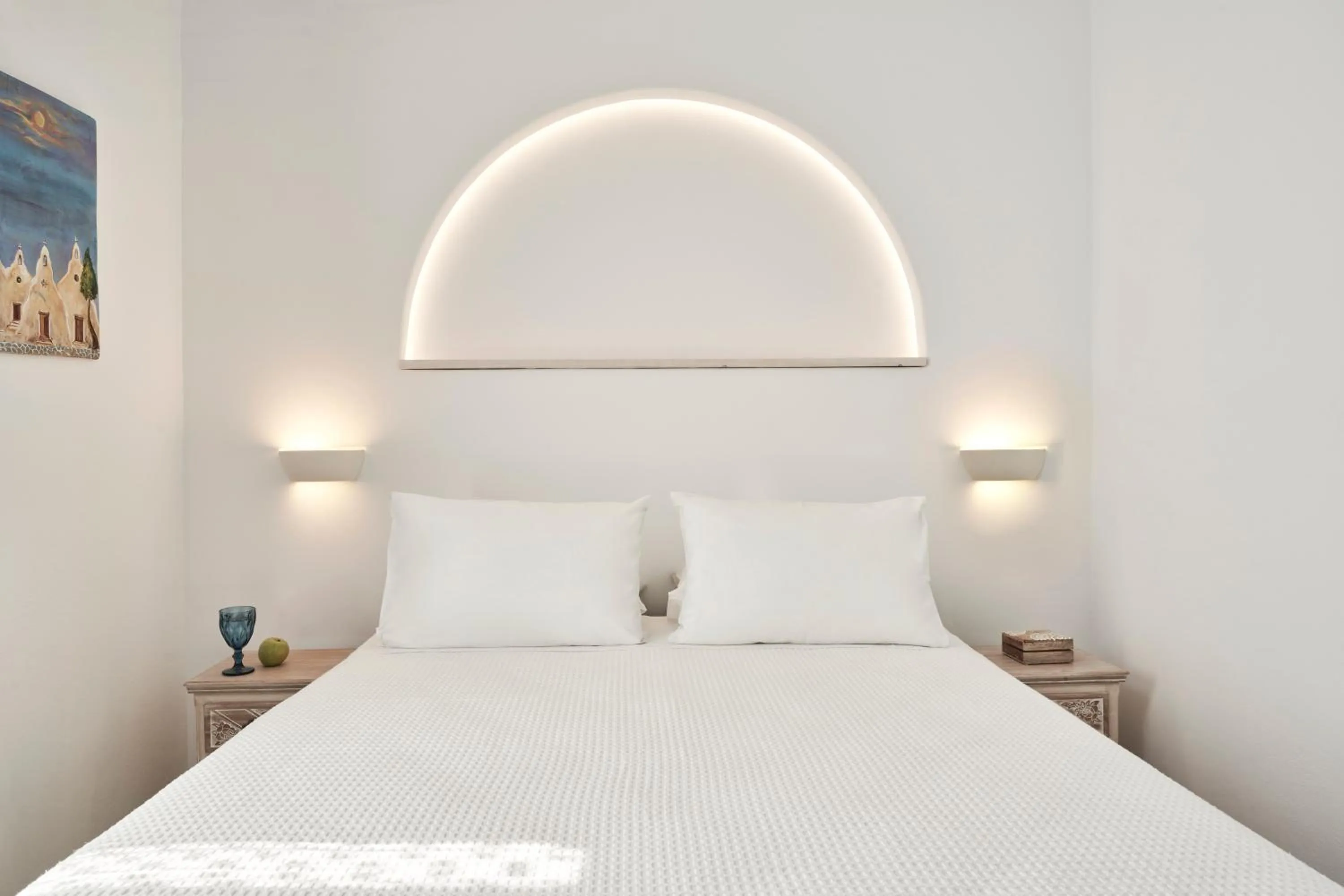 Photo of the whole room, Bed in Galation