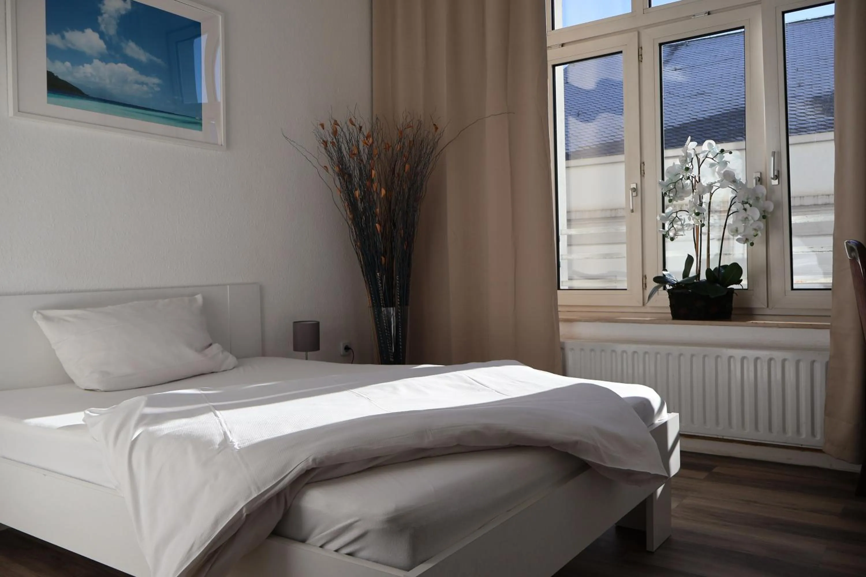 Photo of the whole room, Bed in Hotel Astor