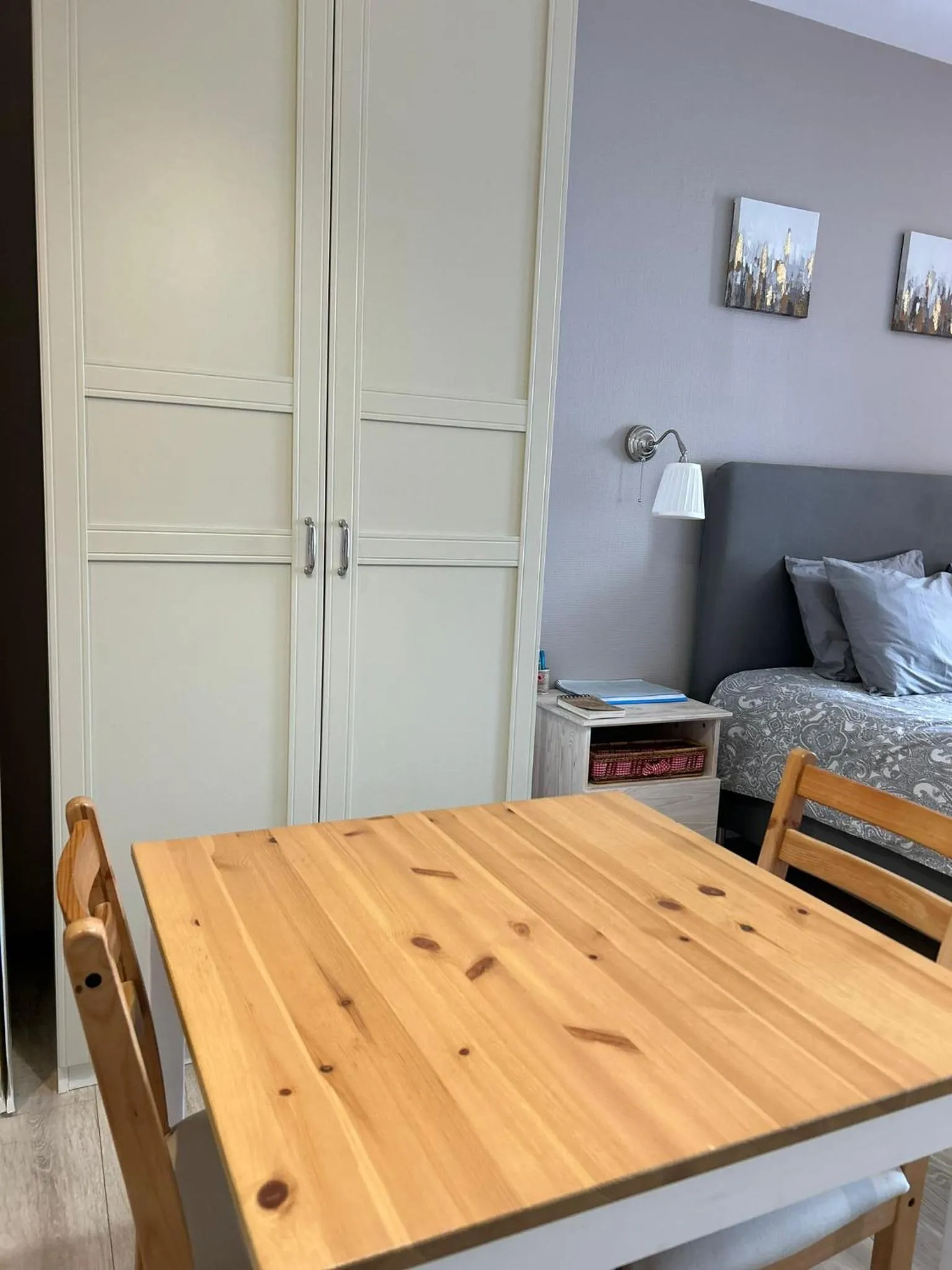 Dining area, Bed in Les petits nids de Nina 1