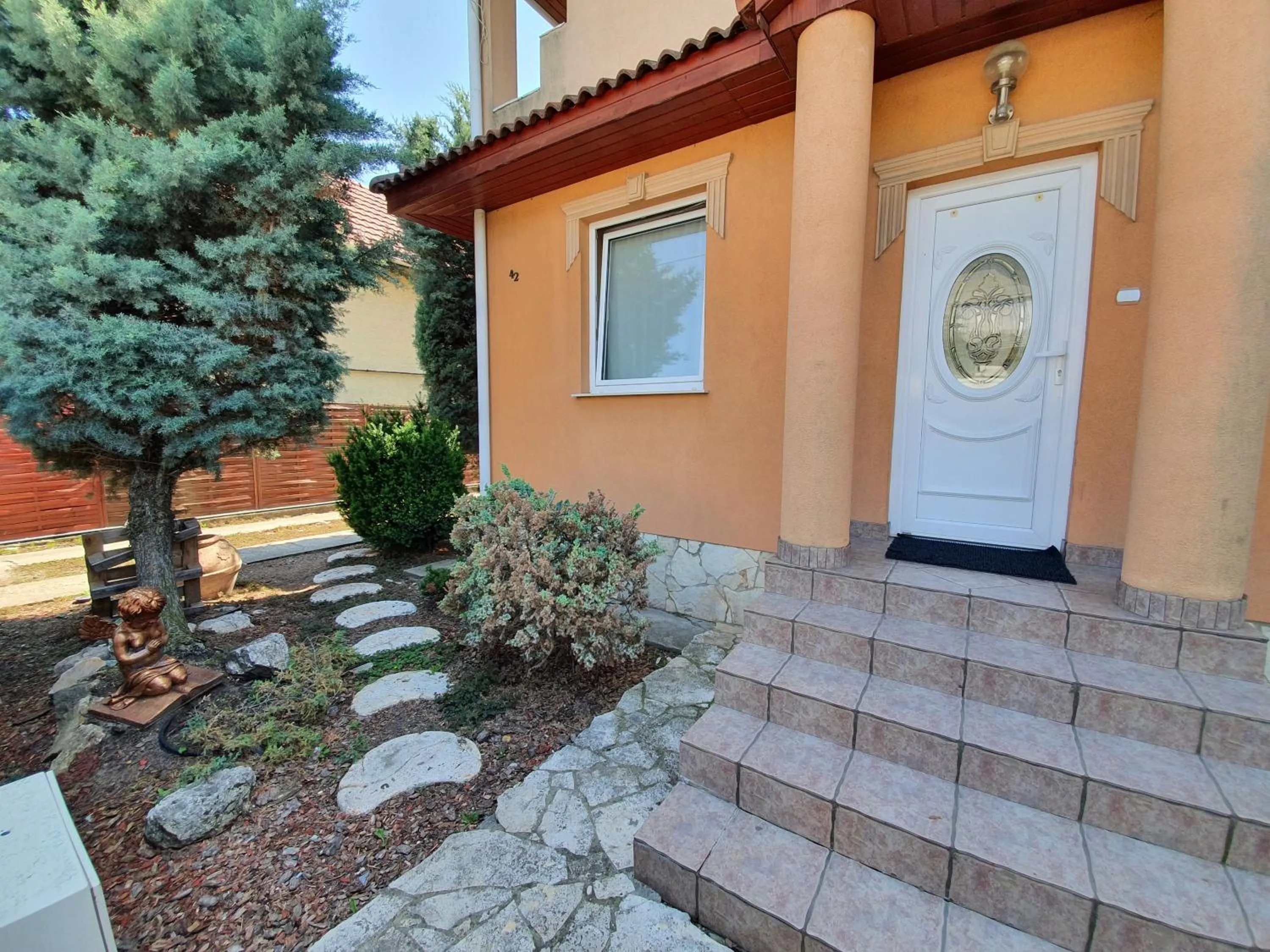 Property building in Airport Luxury Apartman 42