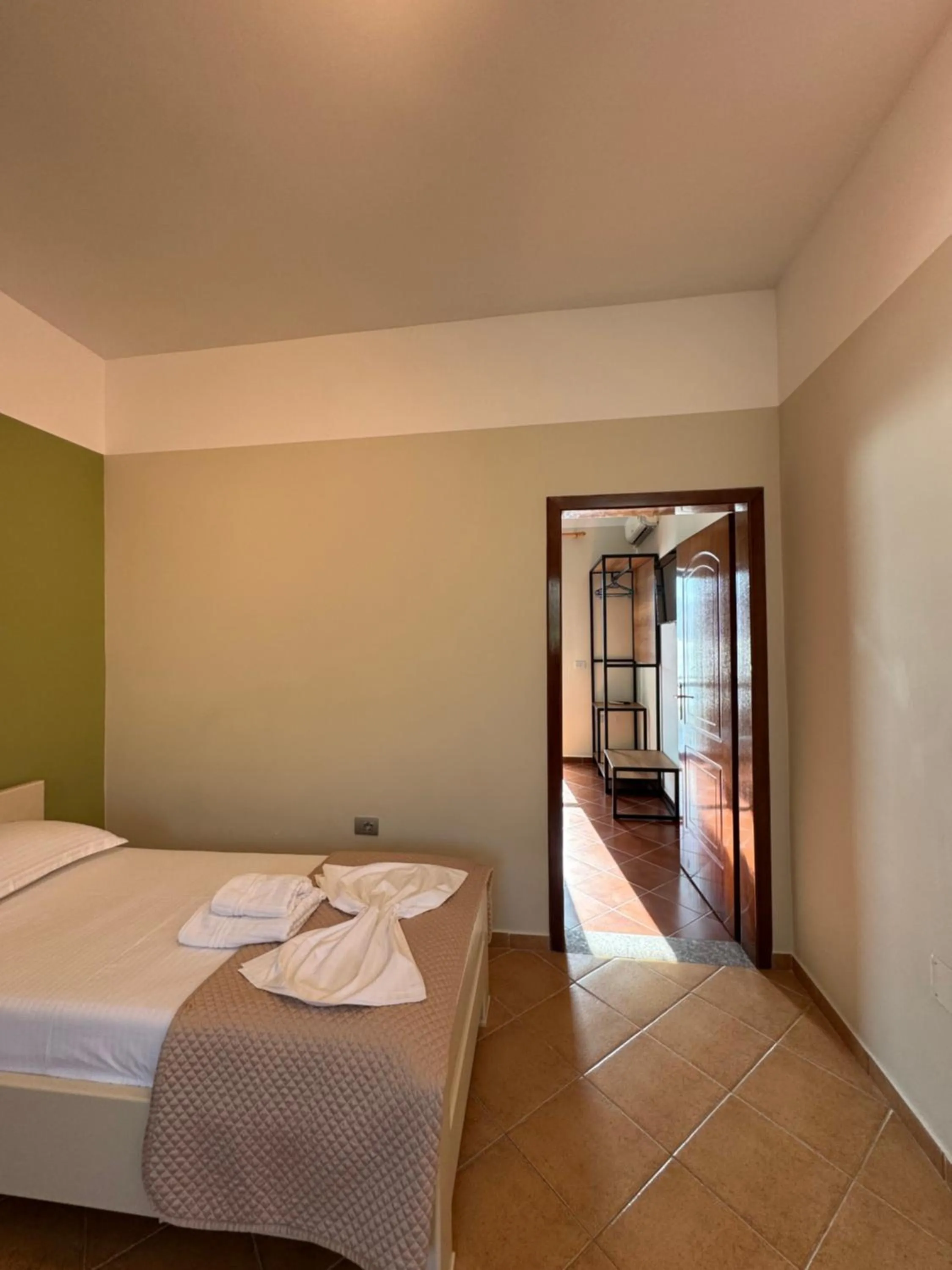 Bedroom, Bed in Hotel Cekodhima