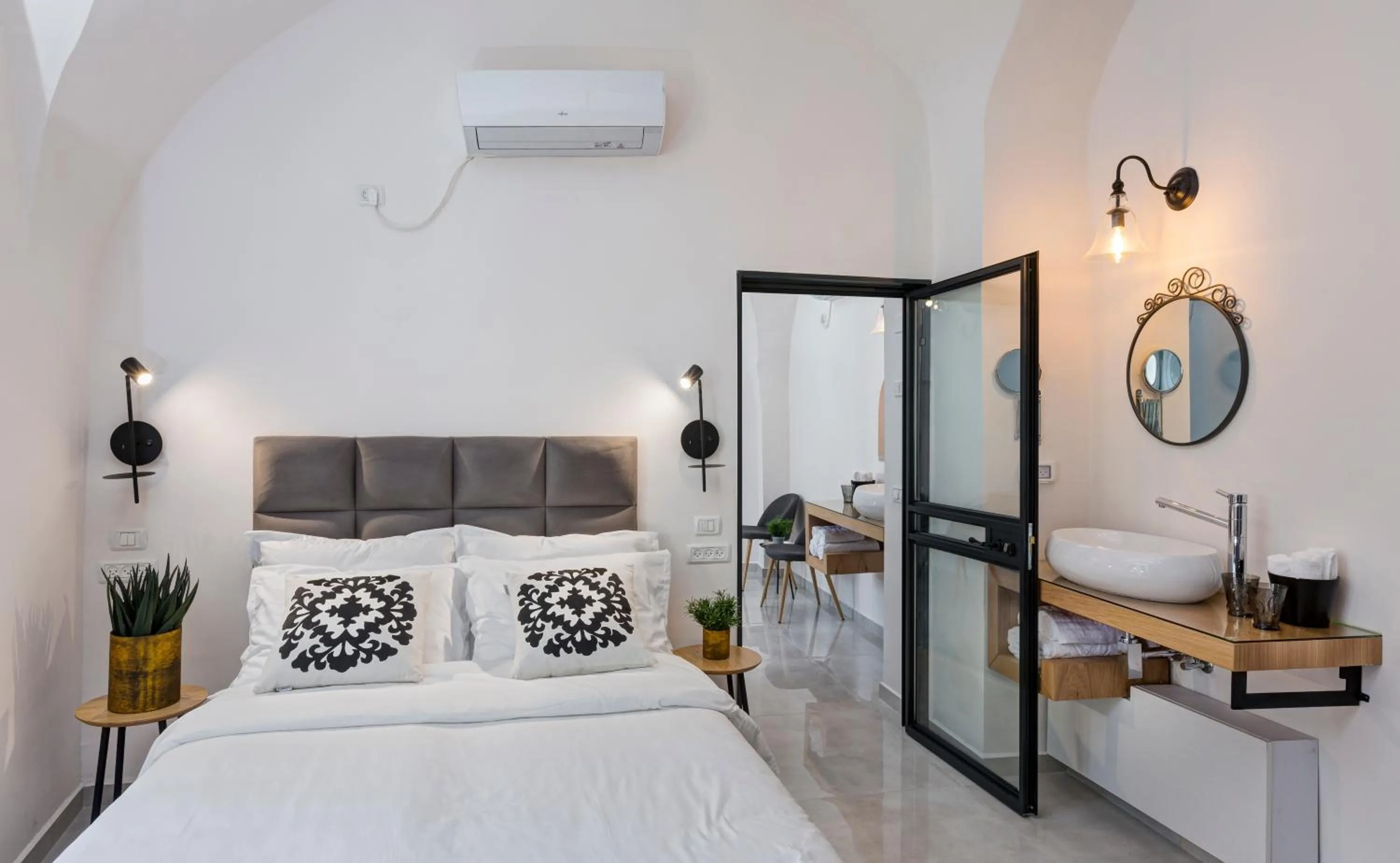 Bed in Old City Boutique Hotel