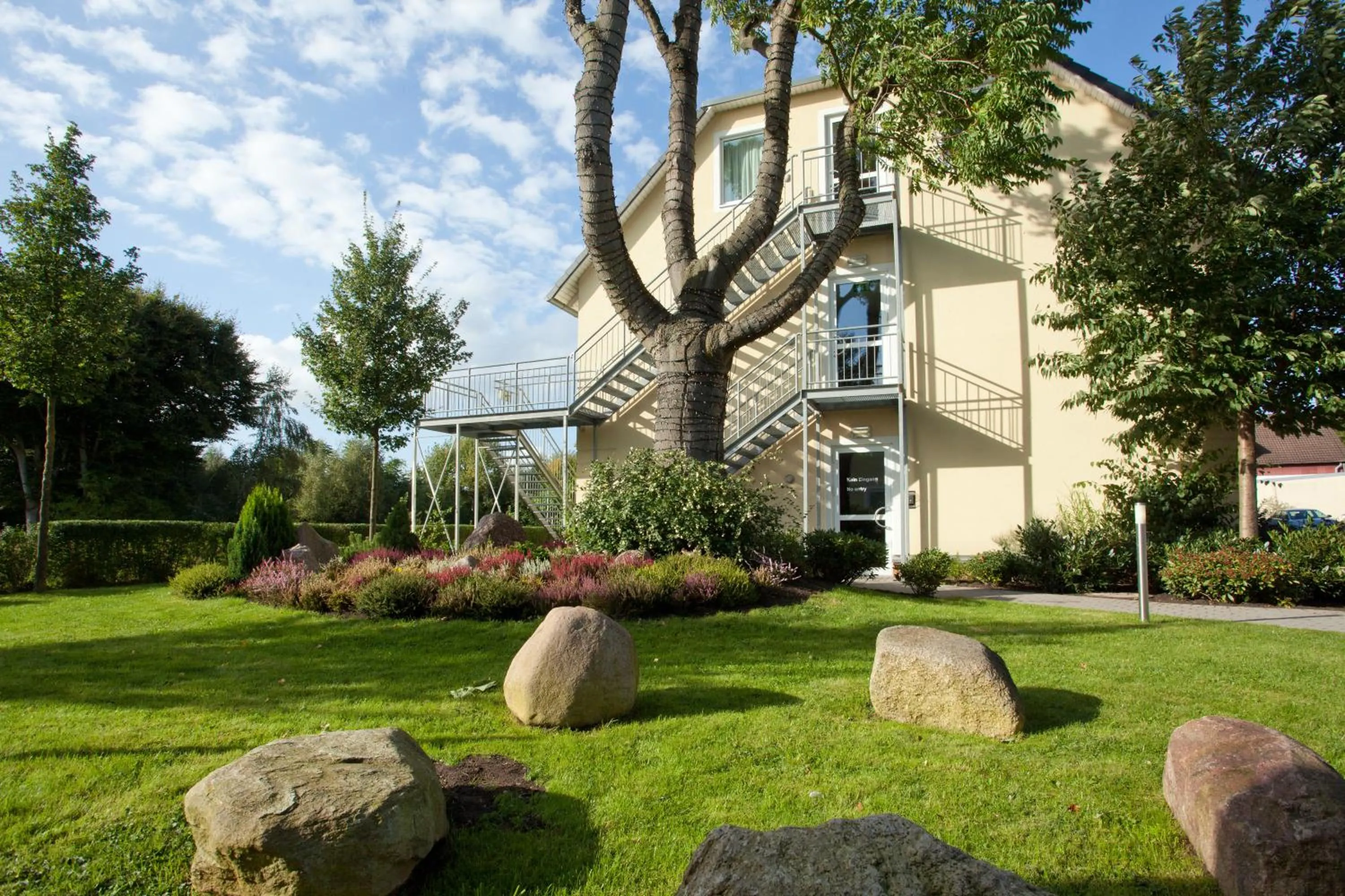 Property building in meinHotel