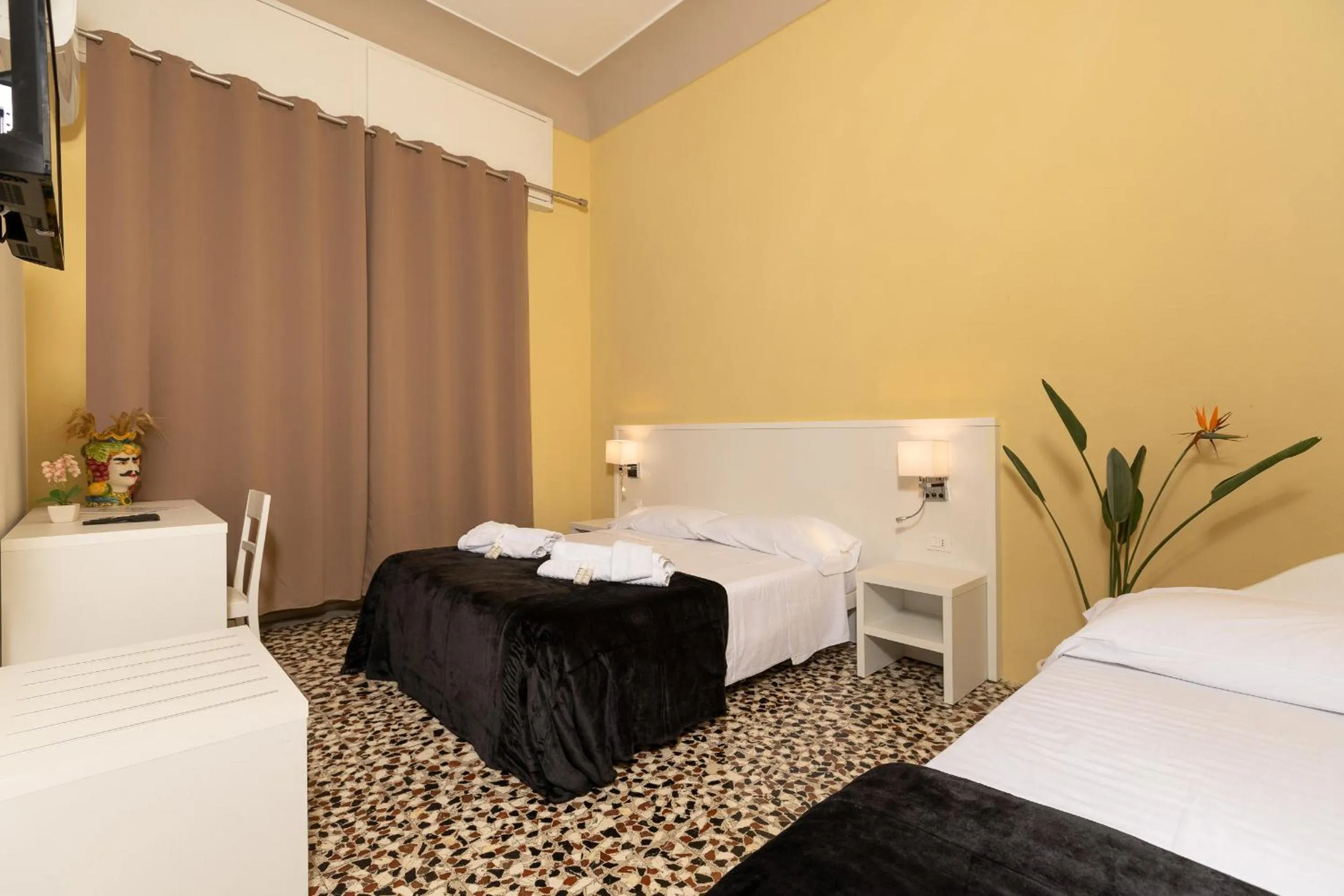 Bedroom, Bed in Regina Margherita