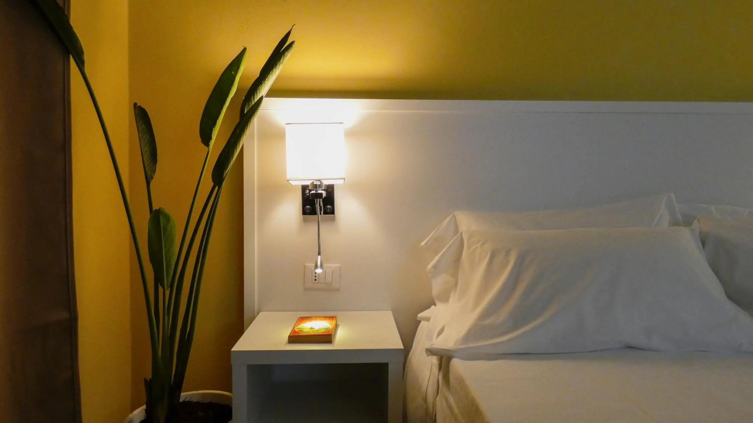 Bedroom, Bed in Regina Margherita