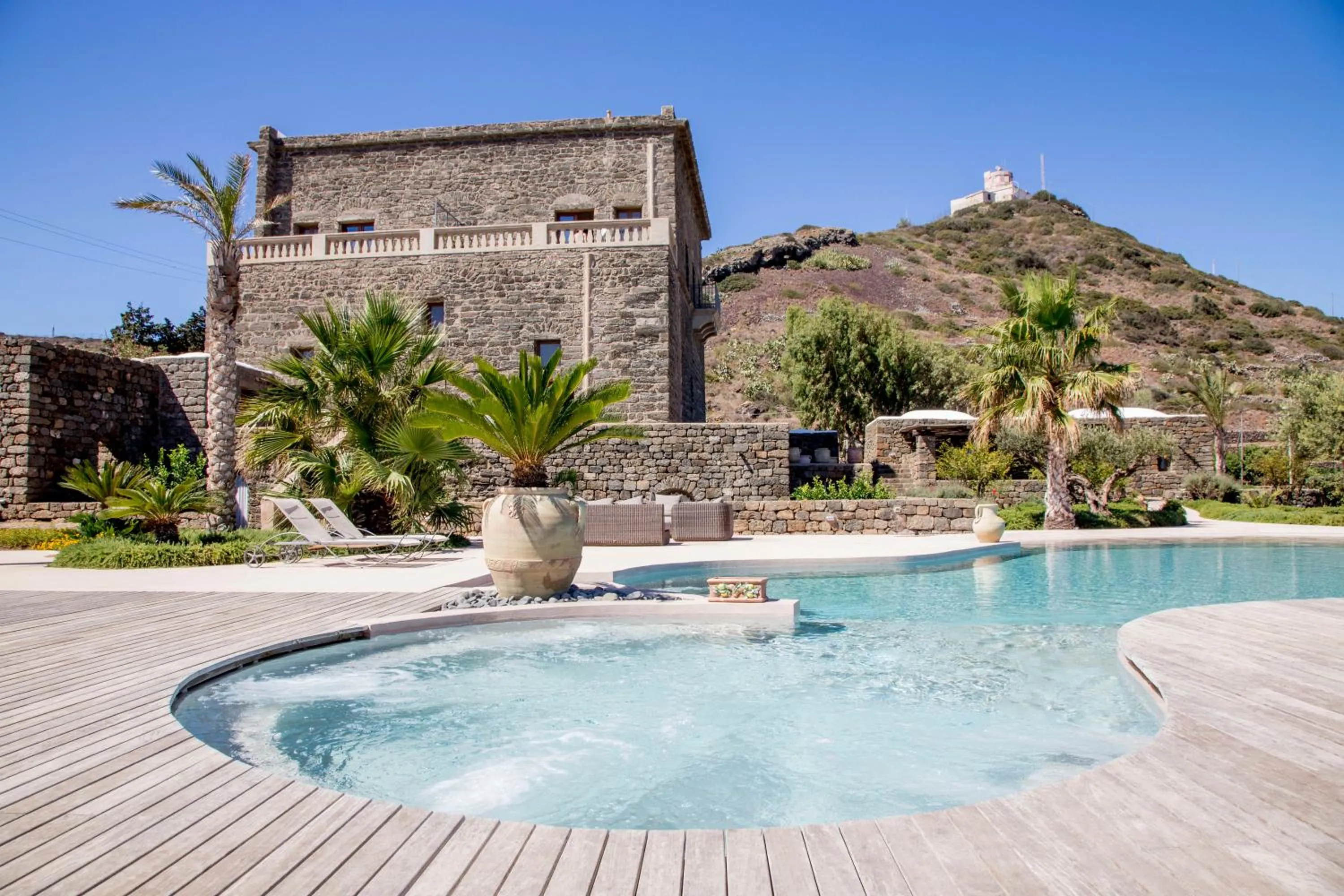 Hot Tub in Resort Acropoli