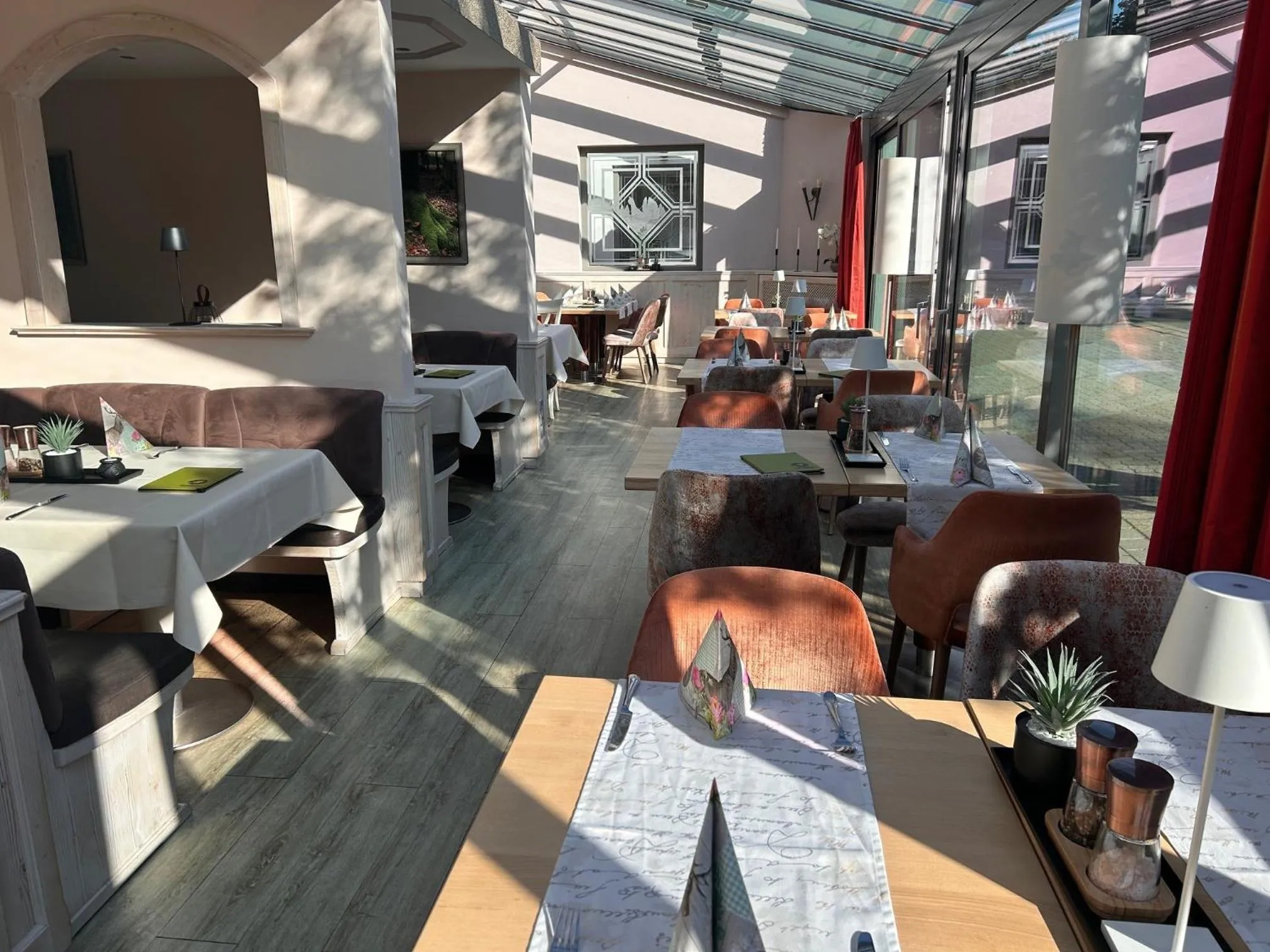 Restaurant/places to eat in Walpurgishof