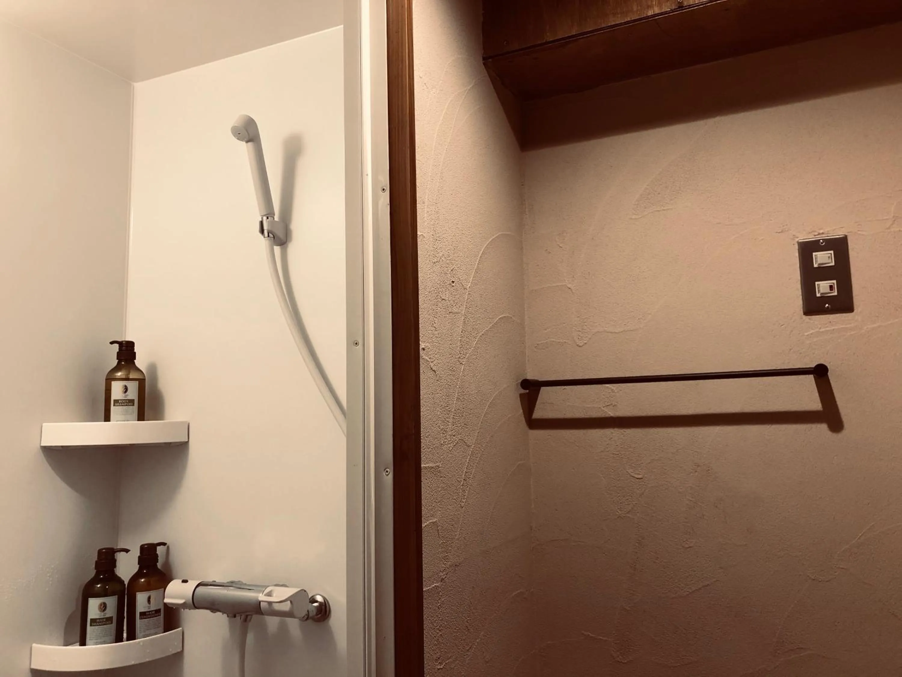 Shower in RoheN ASHINOKO