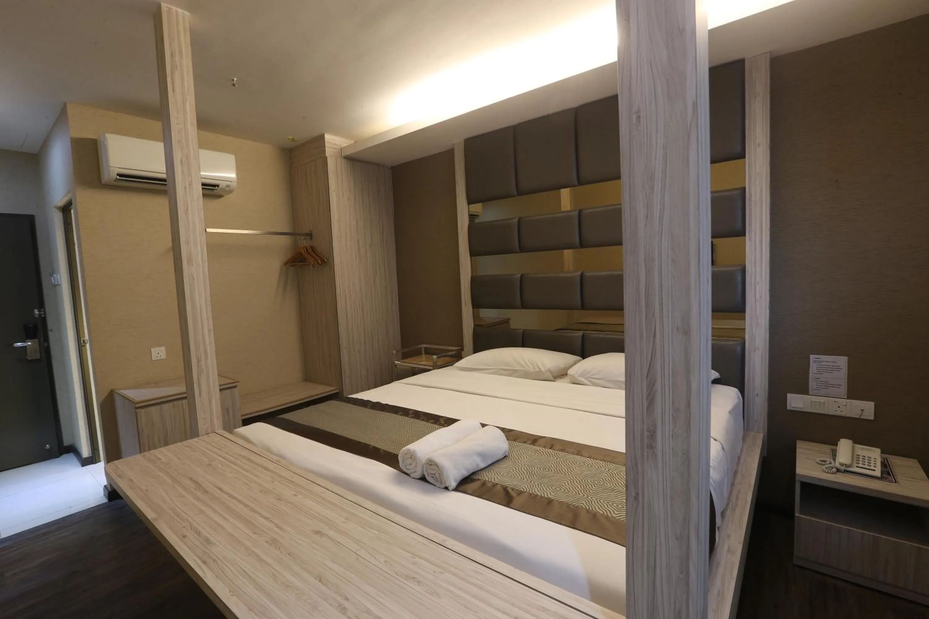 Bed in Kota Heritage Hotel