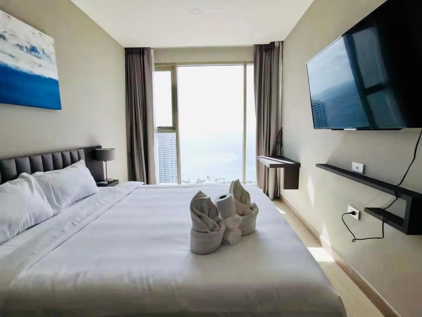 Bed in Riviera Jomtien by Daisy Pattaya