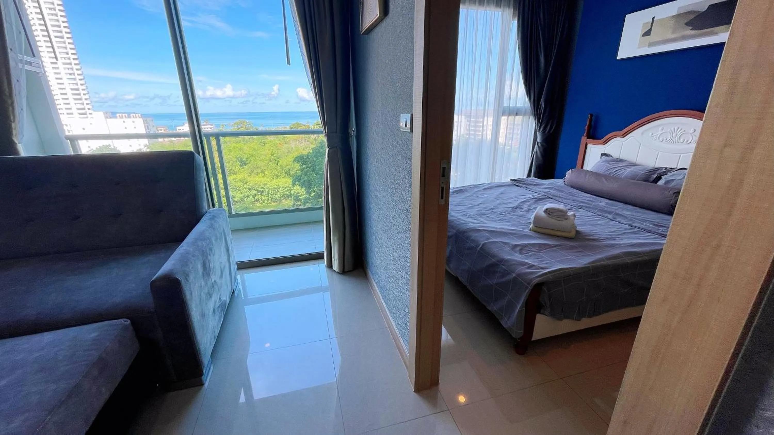 Bed in Riviera Jomtien by Daisy Pattaya