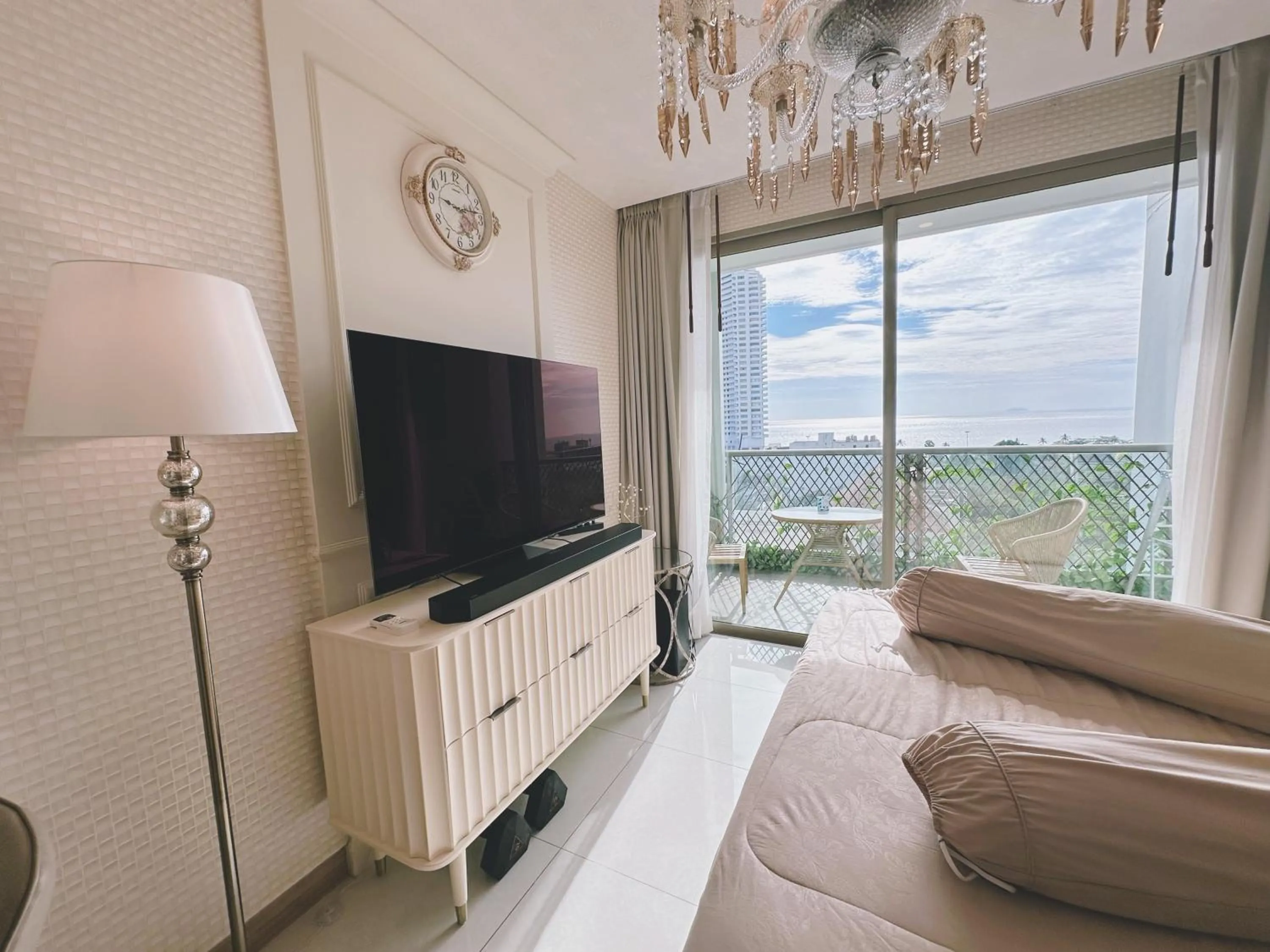 Riviera Jomtien by Daisy Pattaya