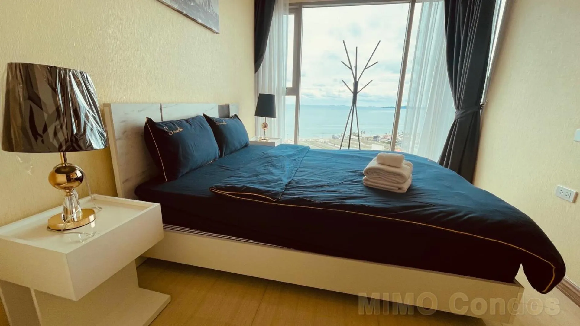 Bed in Riviera Jomtien by Daisy Pattaya