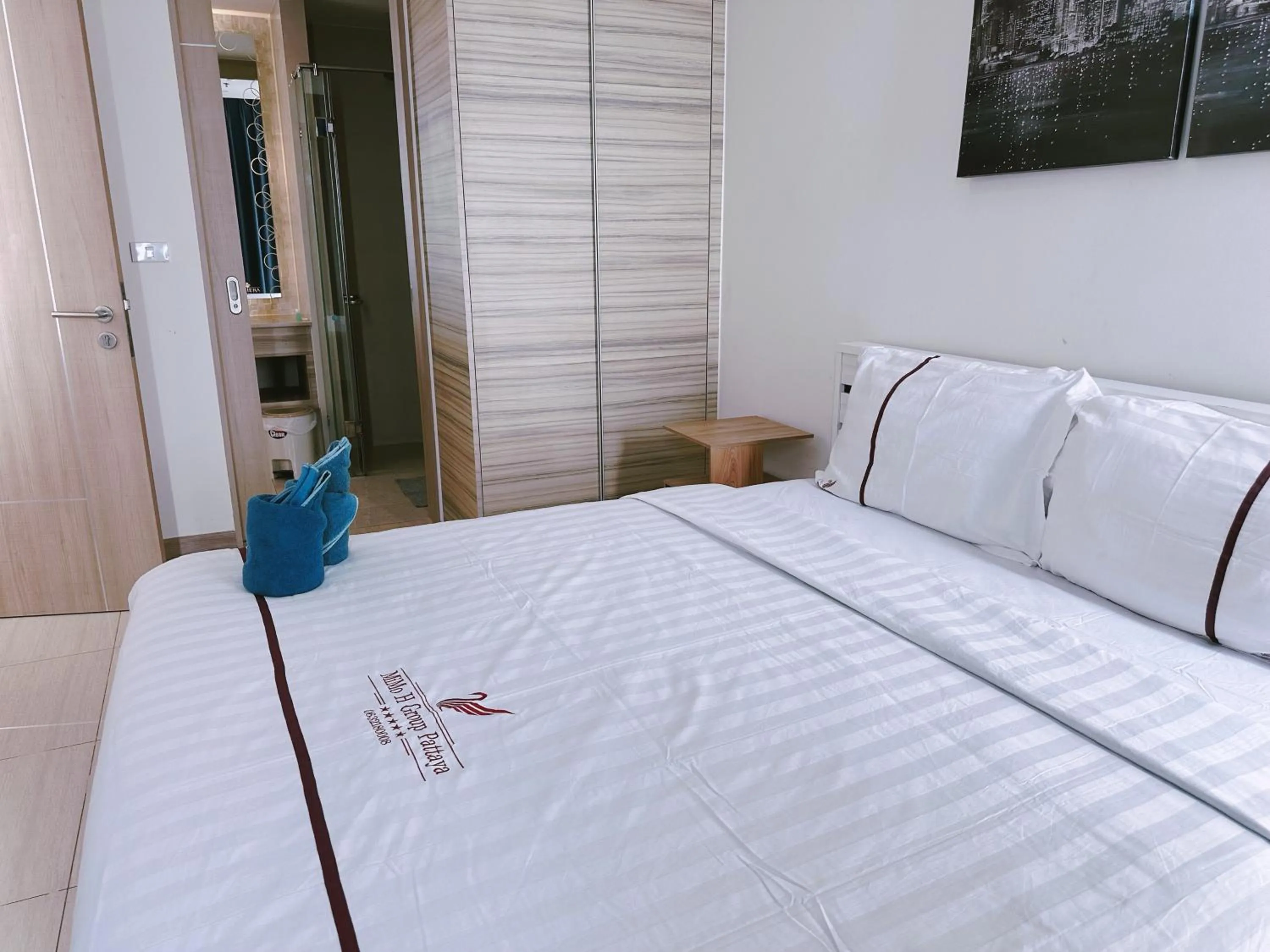 Bed in Riviera Jomtien by Daisy Pattaya