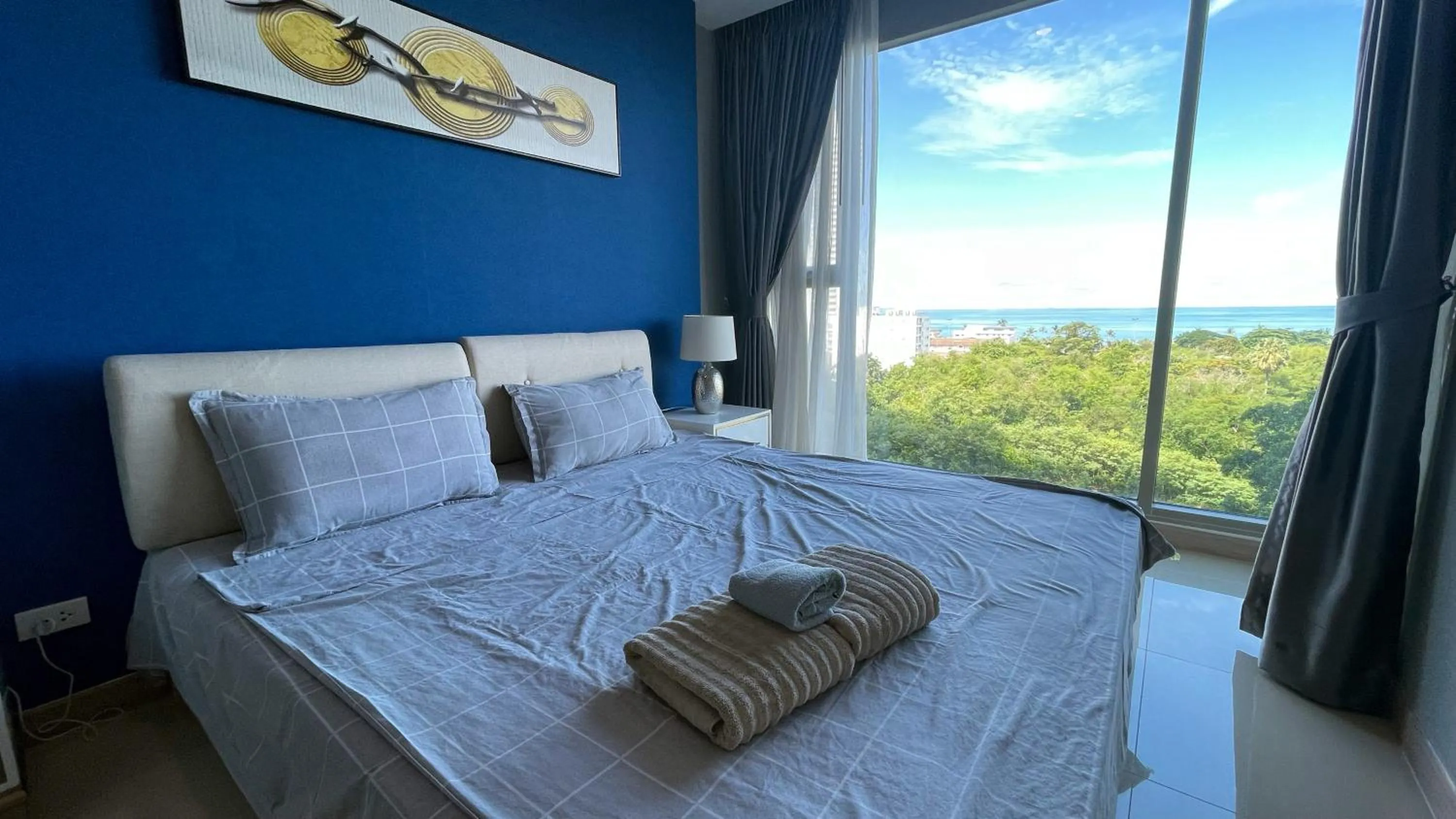 Bed in Riviera Jomtien by Daisy Pattaya