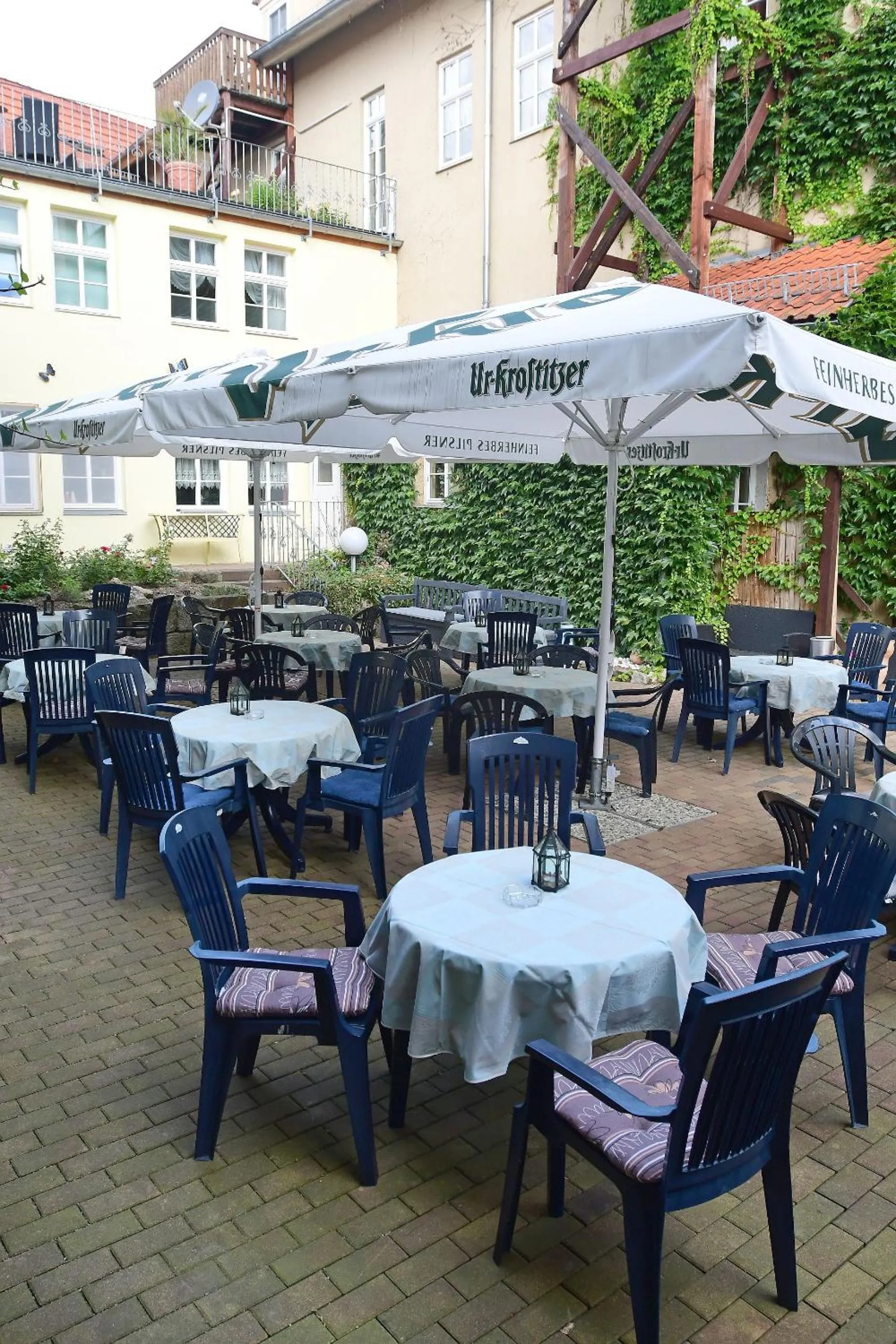 Patio in Hotel garni Goldene Henne