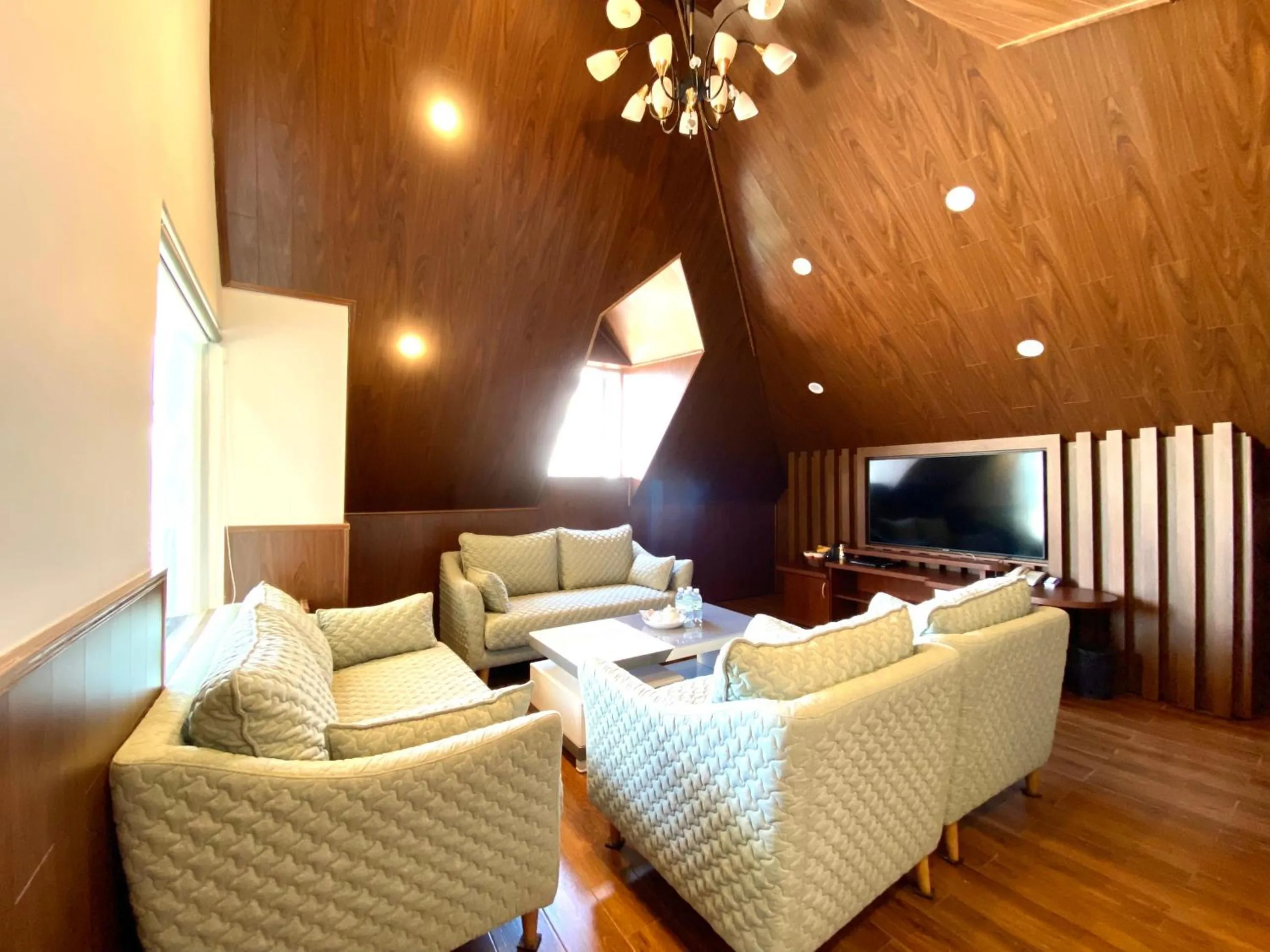 Communal lounge/ TV room in Dallas Hotel Dalat