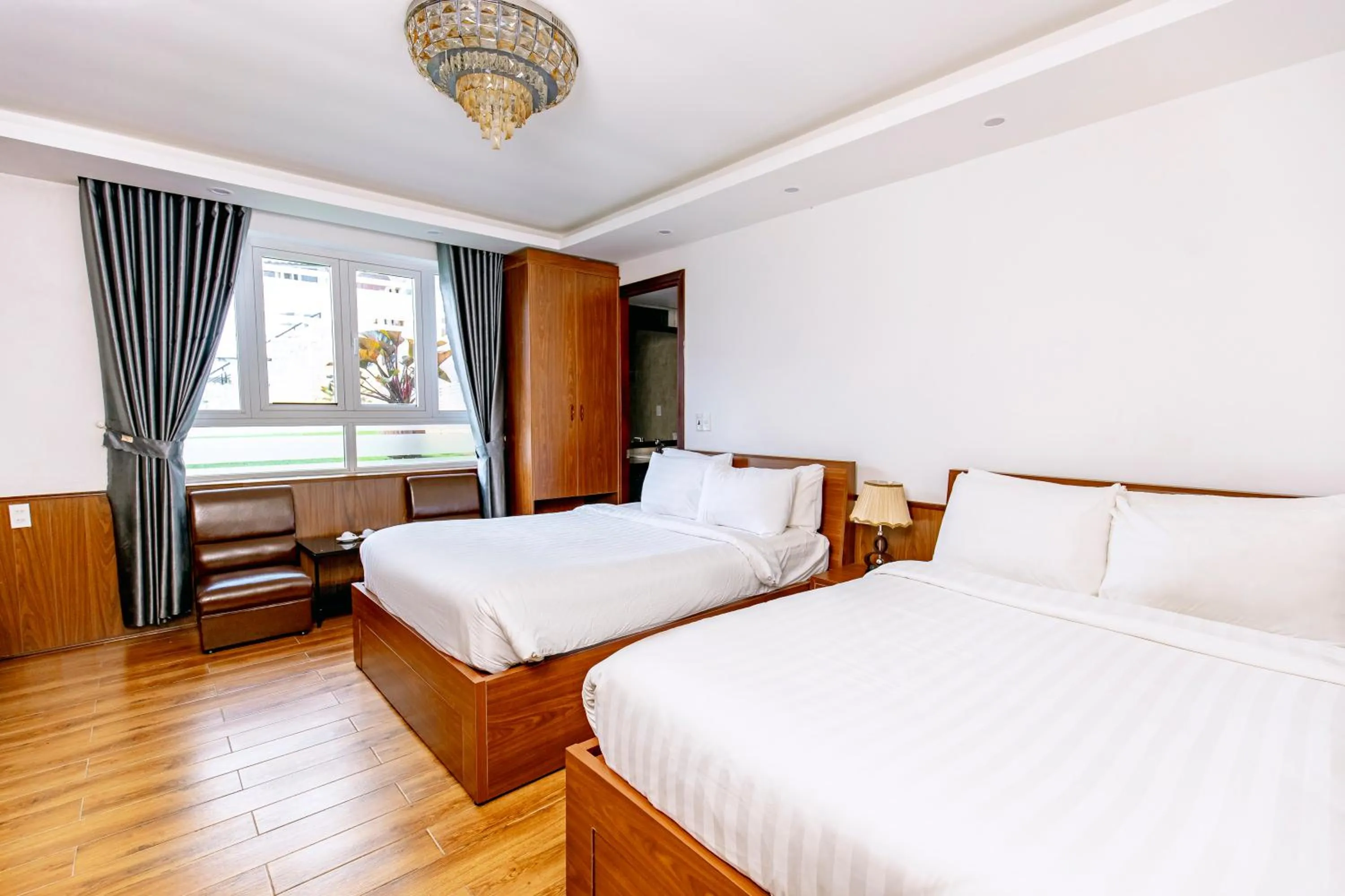 Bed in Dallas Hotel Dalat