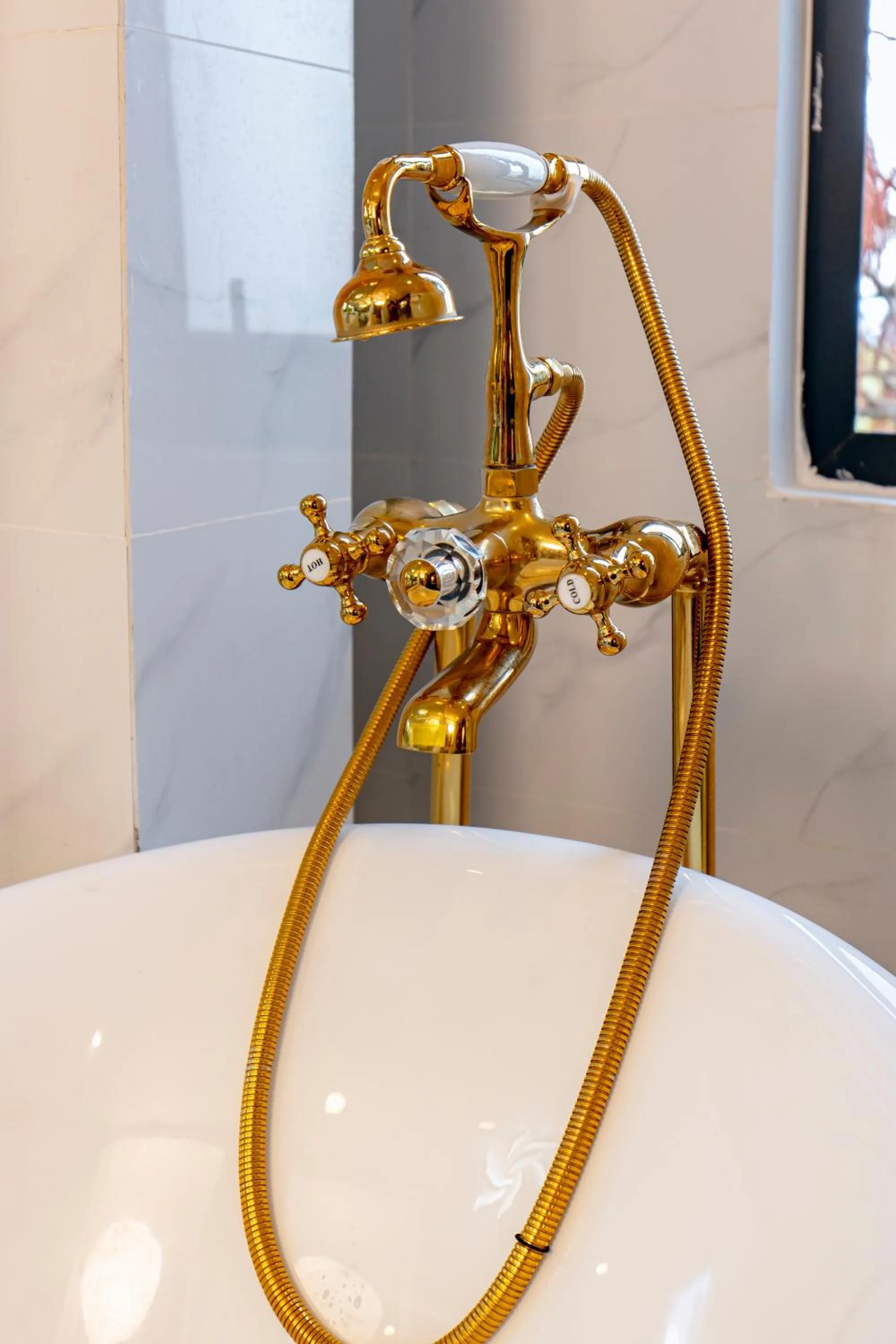 Shower in Dallas Hotel Dalat