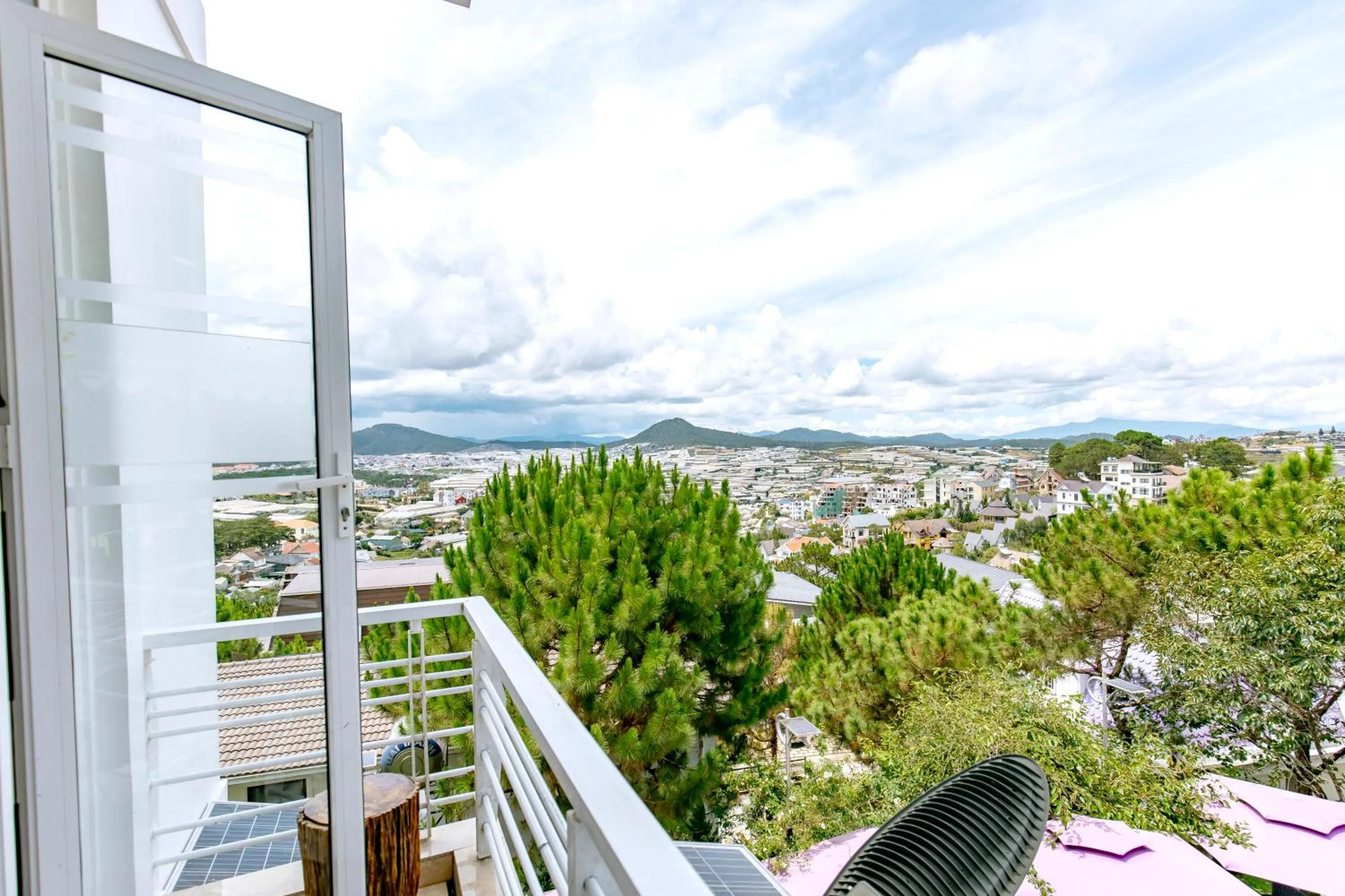 Day in Dallas Hotel Dalat