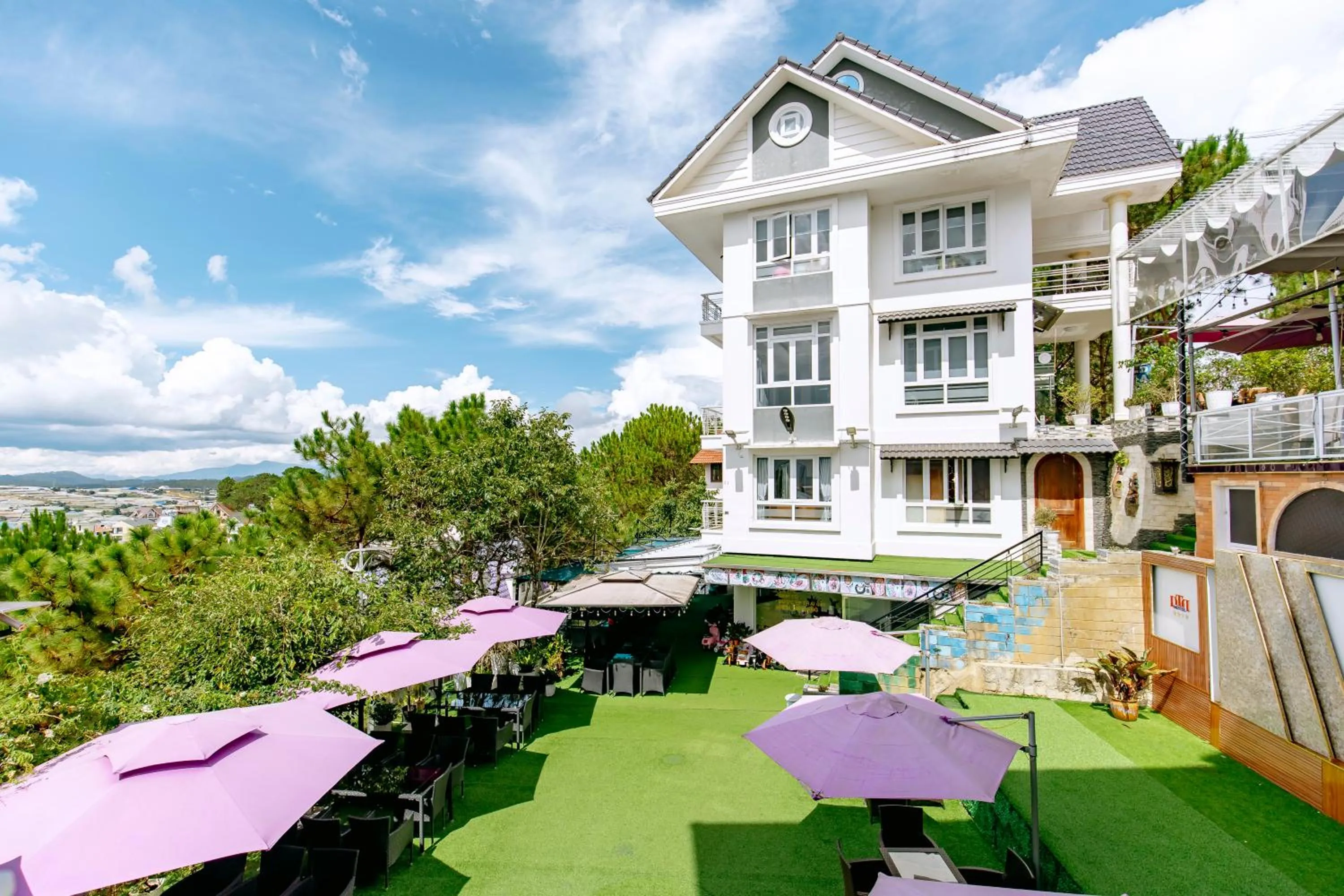 Garden in Dallas Hotel Dalat