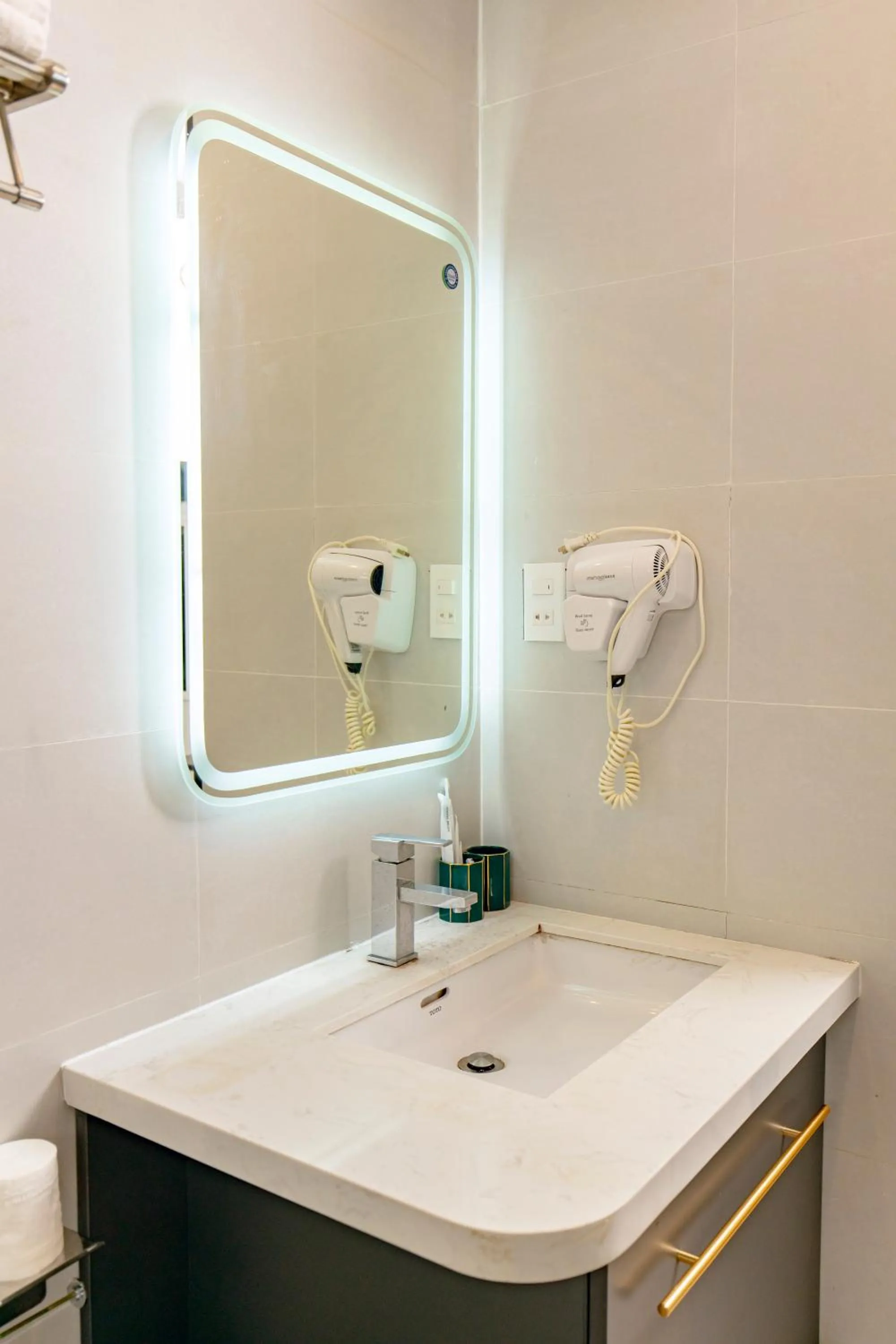 Bathroom in Dallas Hotel Dalat