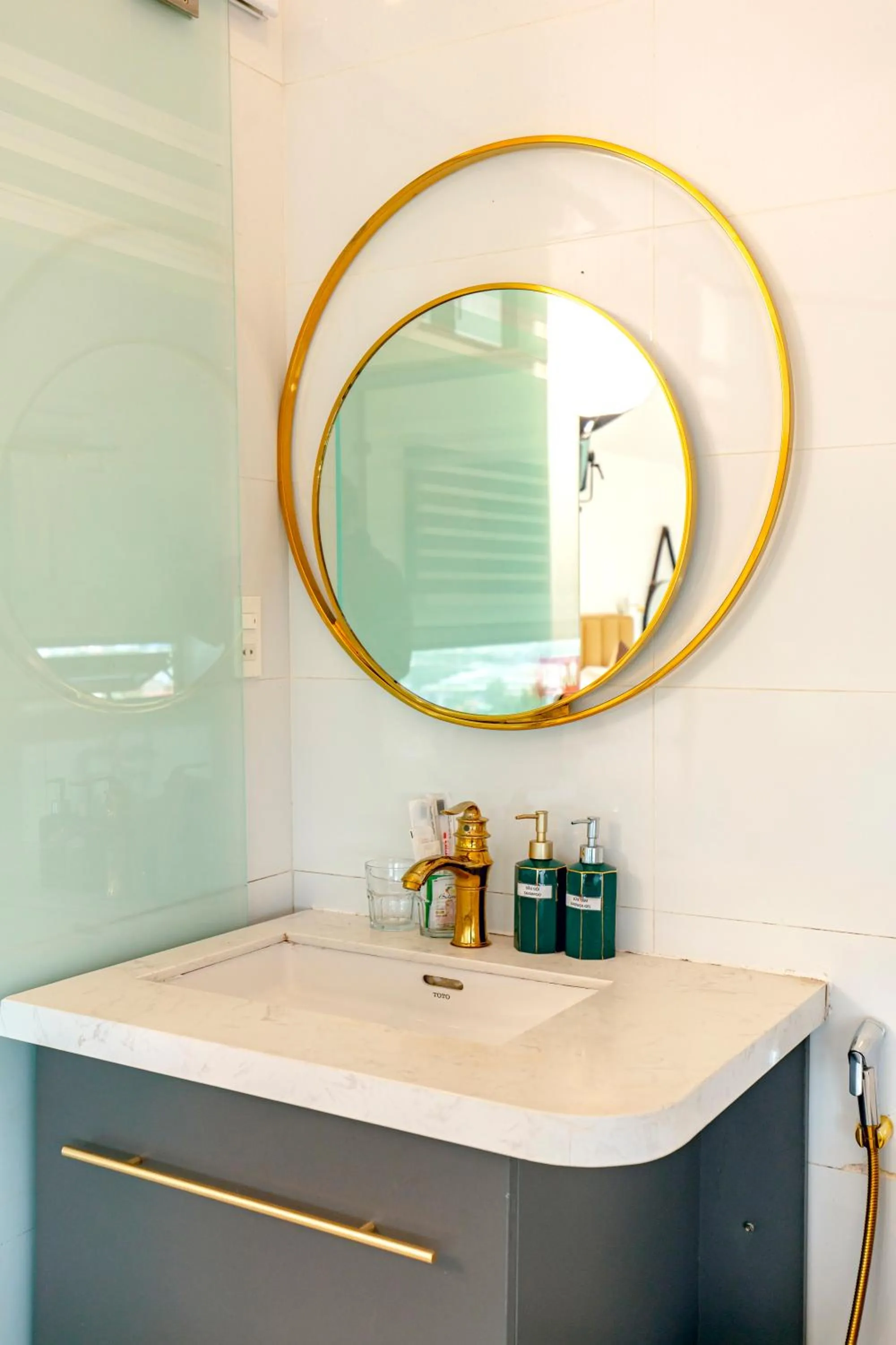 Bathroom in Dallas Hotel Dalat