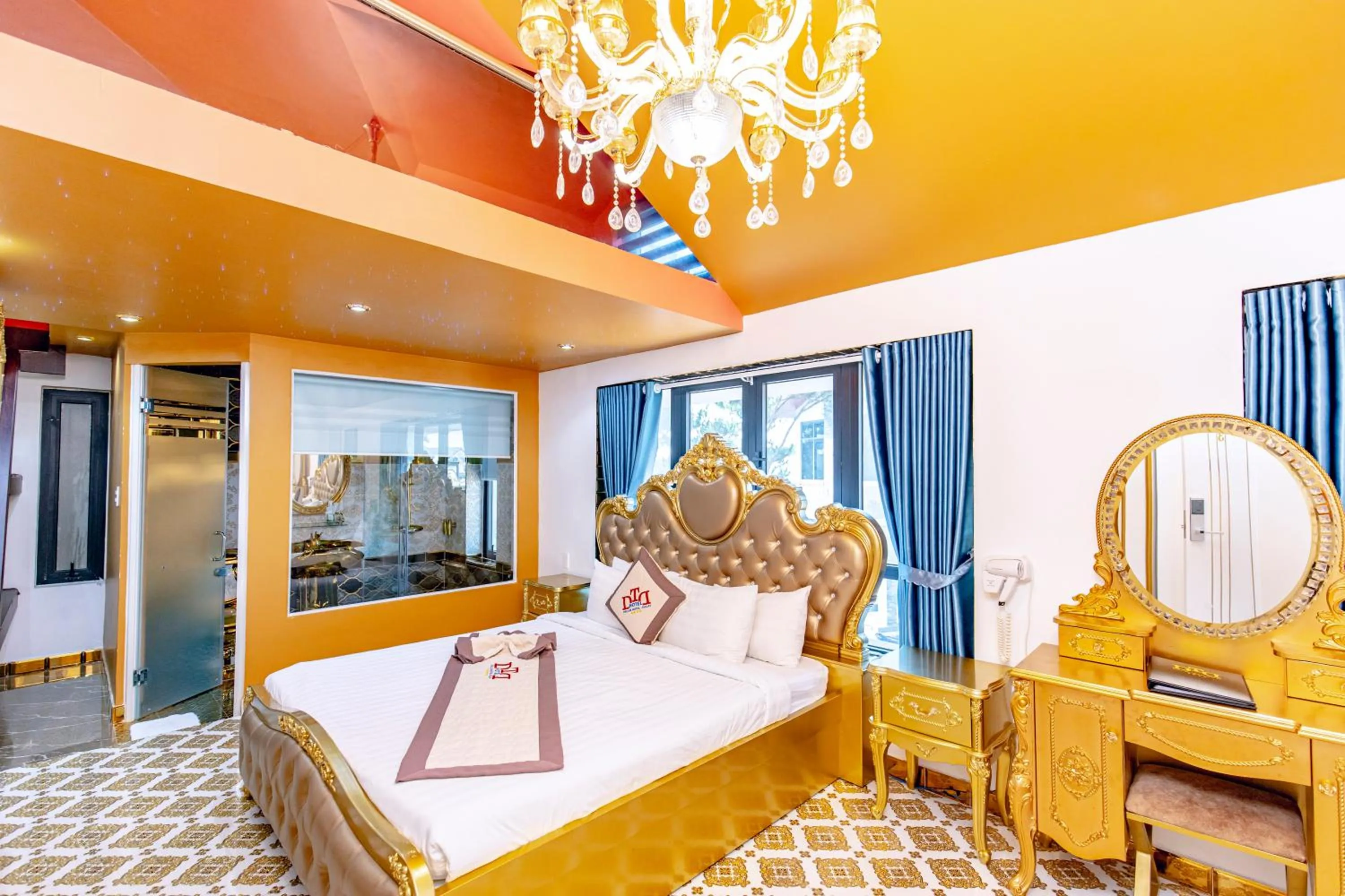 Bed in Dallas Hotel Dalat