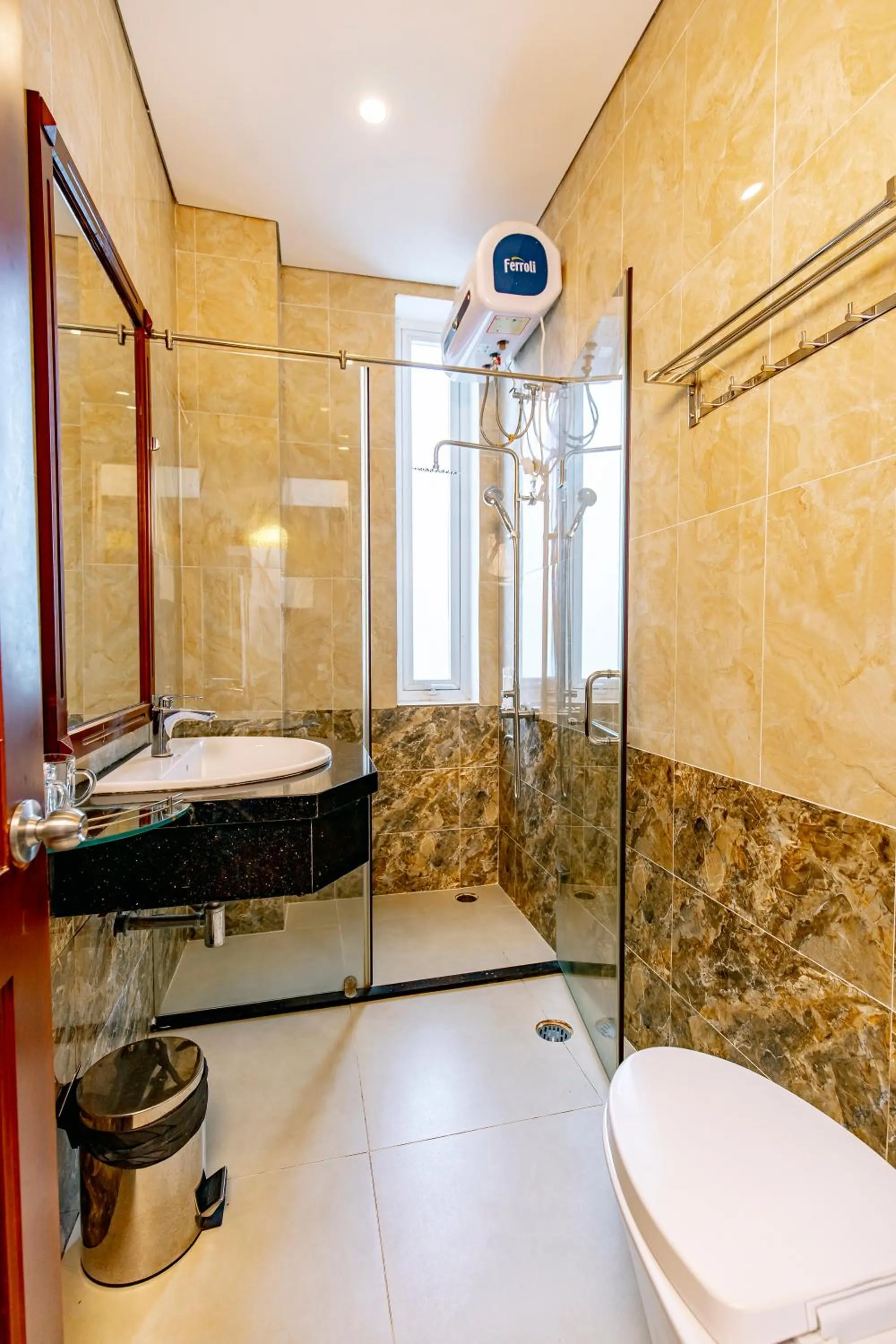 Toilet in Dallas Hotel Dalat