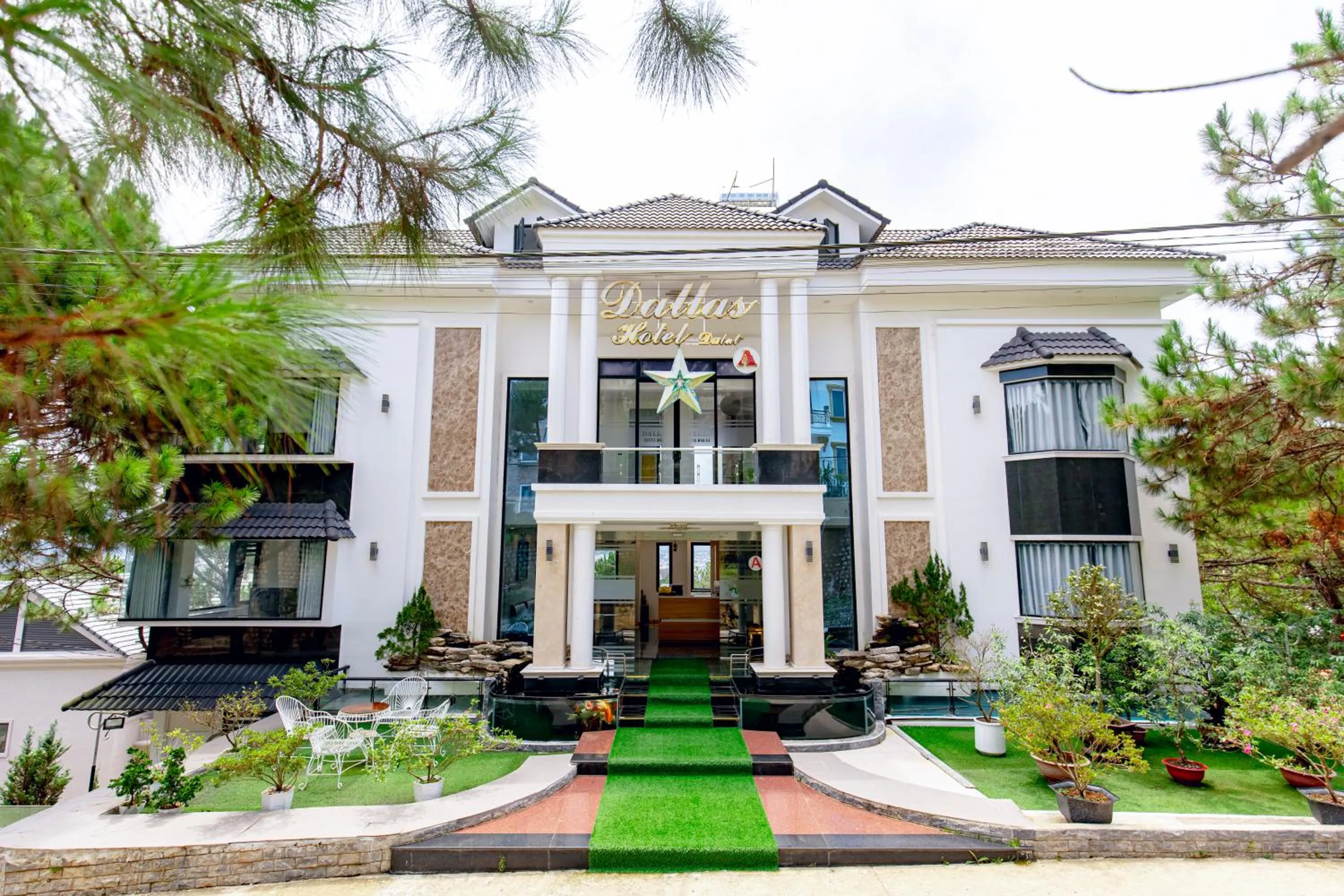 Property building in Dallas Hotel Dalat