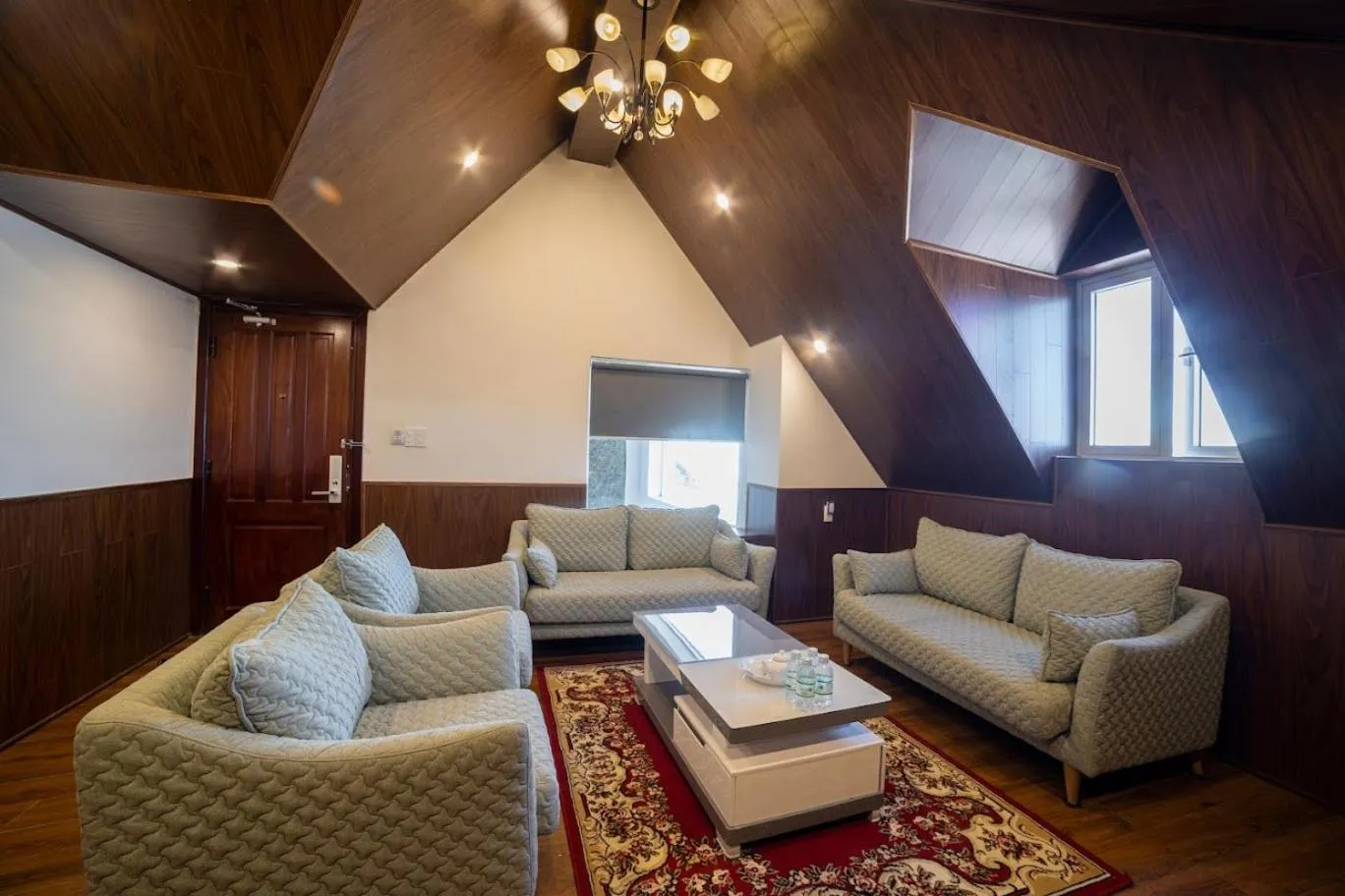 Living room in Dallas Hotel Dalat