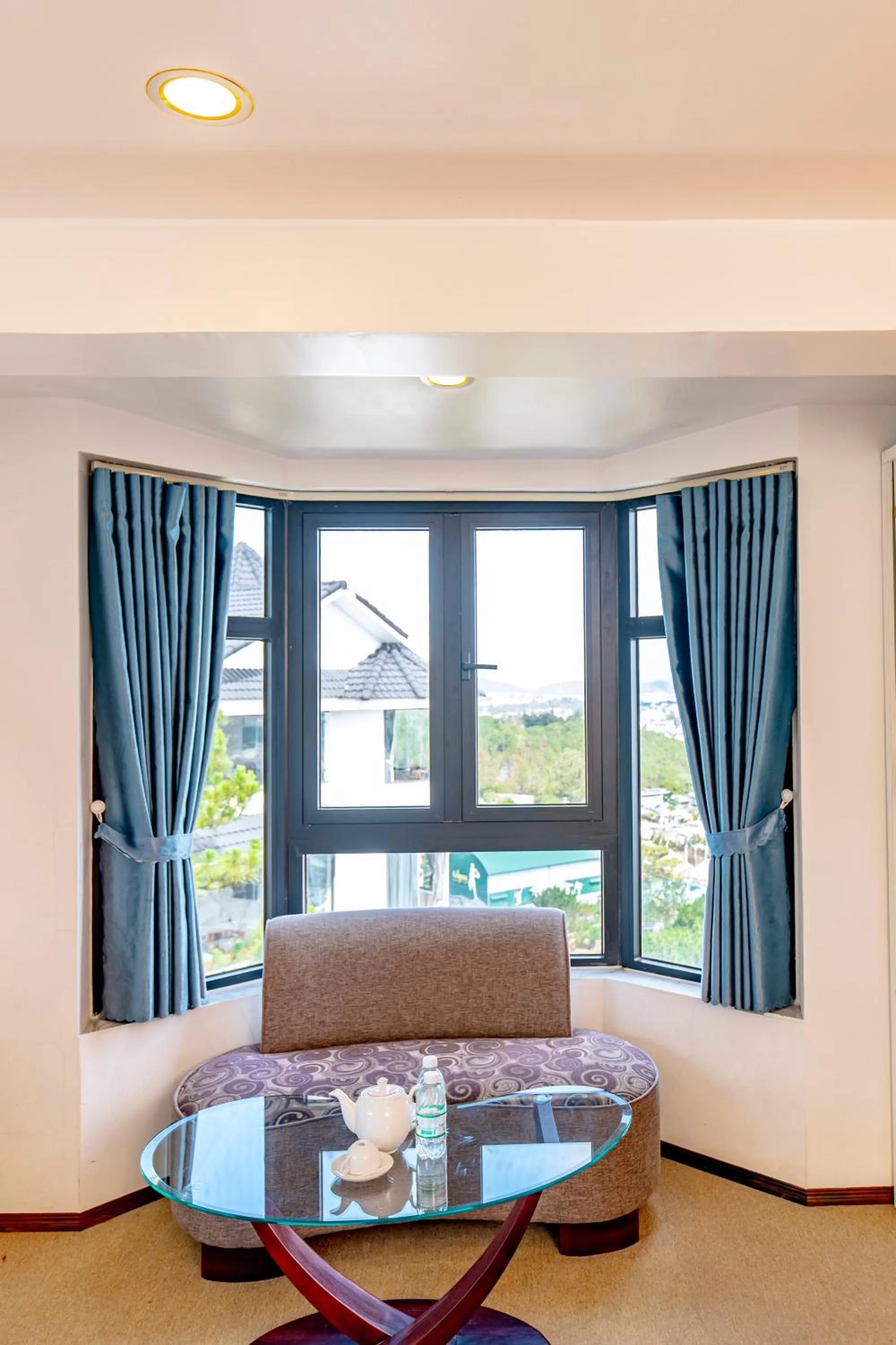 Bed in Dallas Hotel Dalat