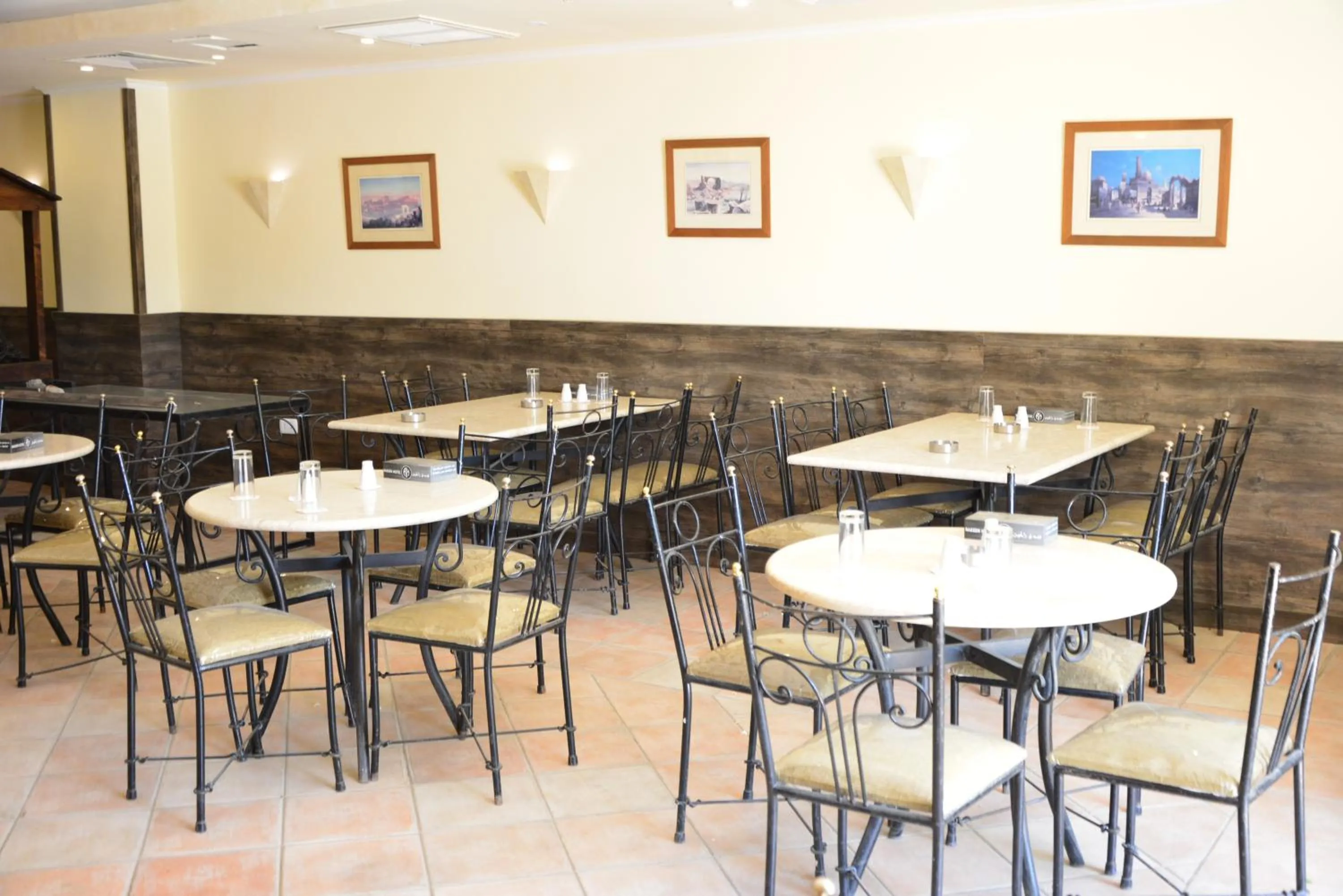 Breakfast in Rakeen Hotel