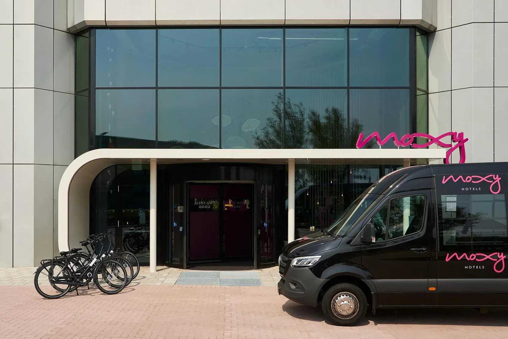 shuttle in Moxy Amsterdam Schiphol Airport